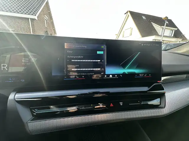 BMW 5 Series view 9