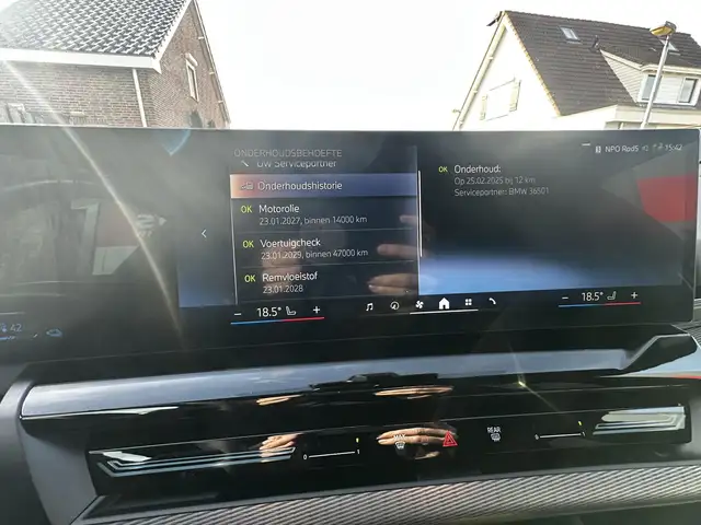 BMW 5 Series view 21