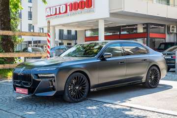 d xDrive M, Full Option, Fond-Entertainment