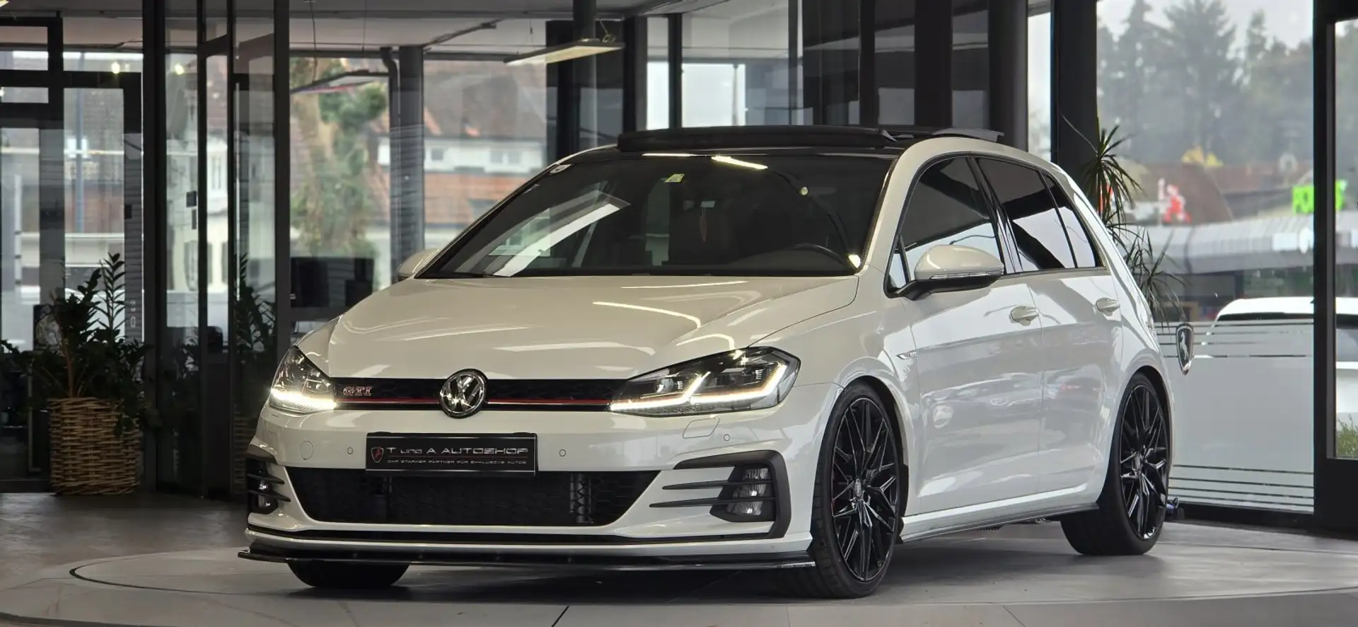 Volkswagen Golf GTI Performance 2,0 TSI DSG *Pano*DYNAUDIO*Navi*19Zoll Weiß - 1