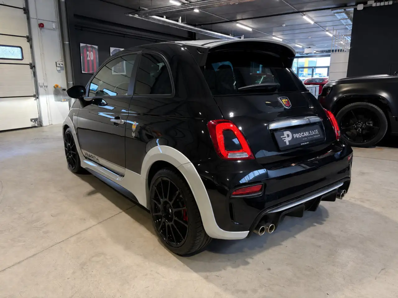 Abarth 695 2021