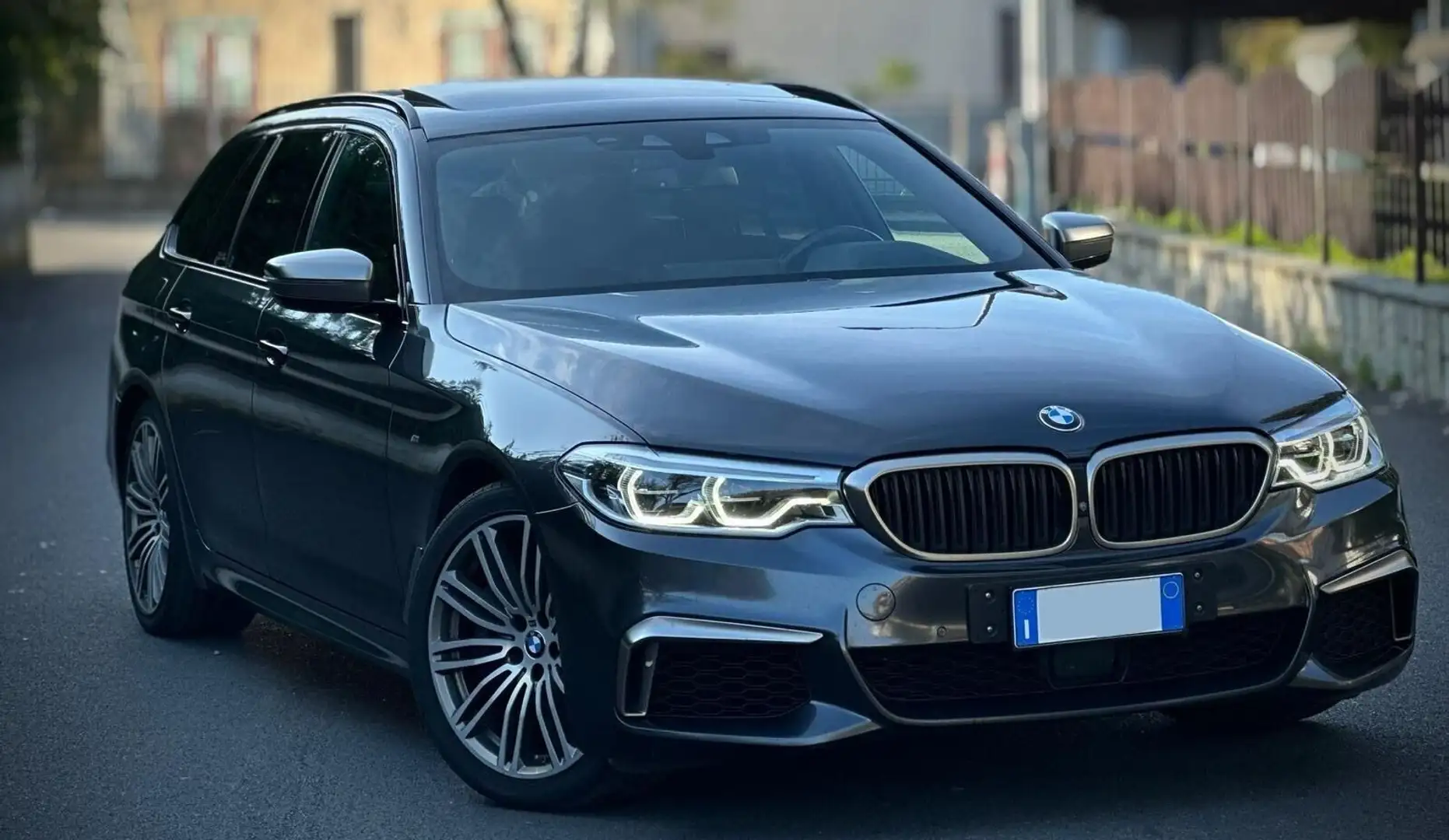 BMW 550 M550d xDrive Touring Gris - 2