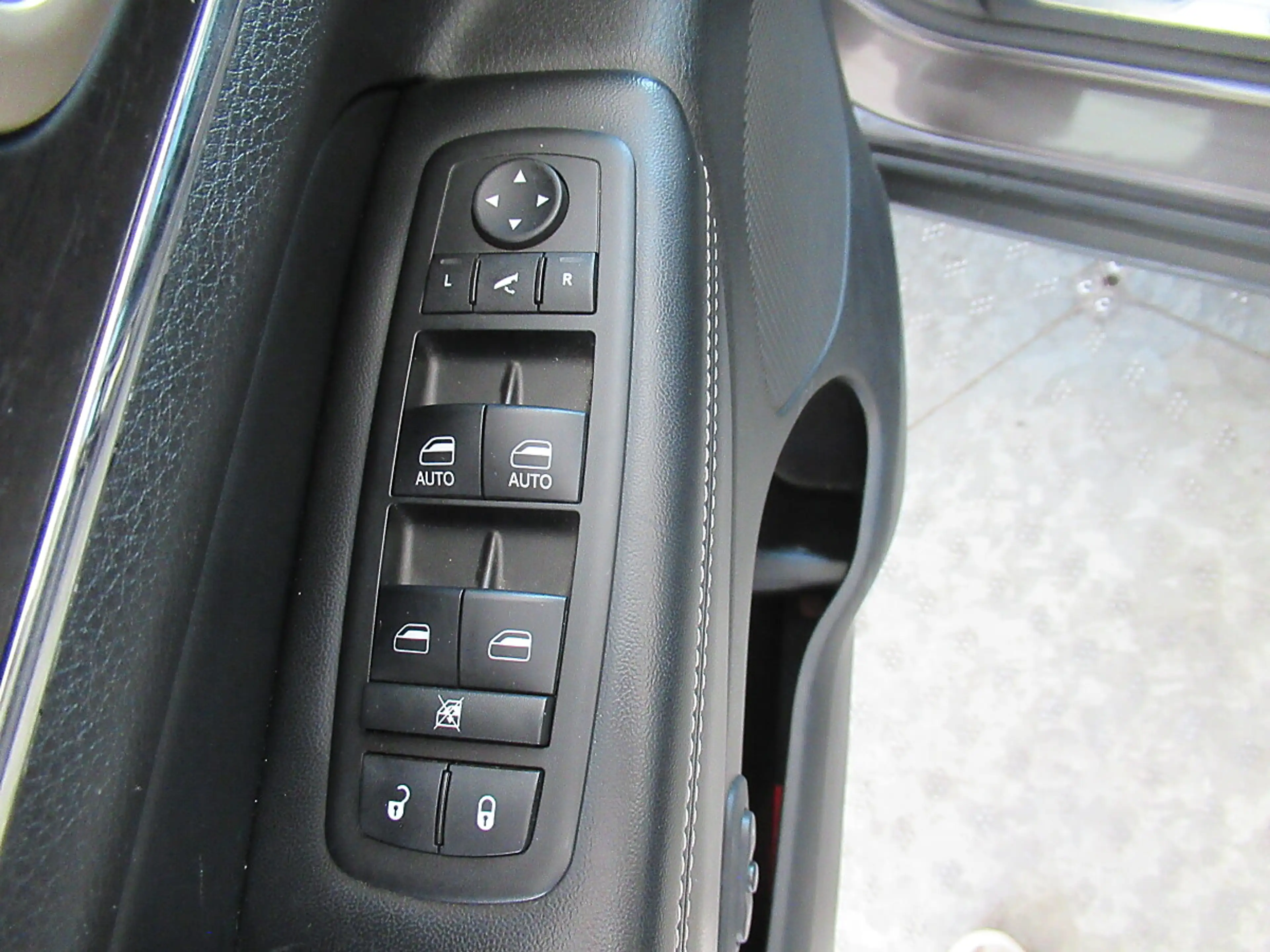 Jeep Grand Cherokee 3,0 V6 CRD Limited *Tempomat *Xenon *Leder *Blu... — photo 9