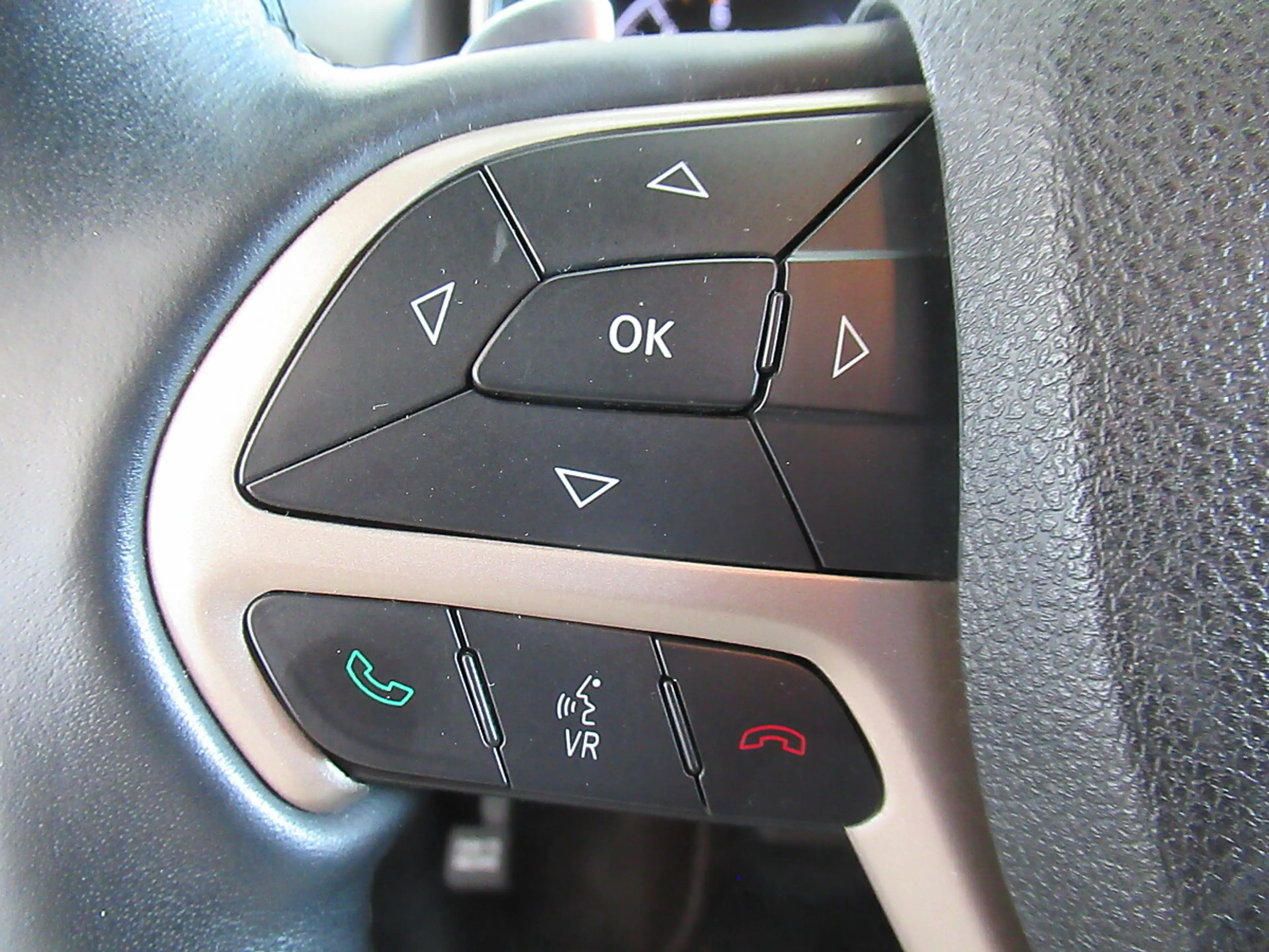 Jeep Grand Cherokee 3,0 V6 CRD Limited *Tempomat *Xenon *Leder *Blu... — photo 14