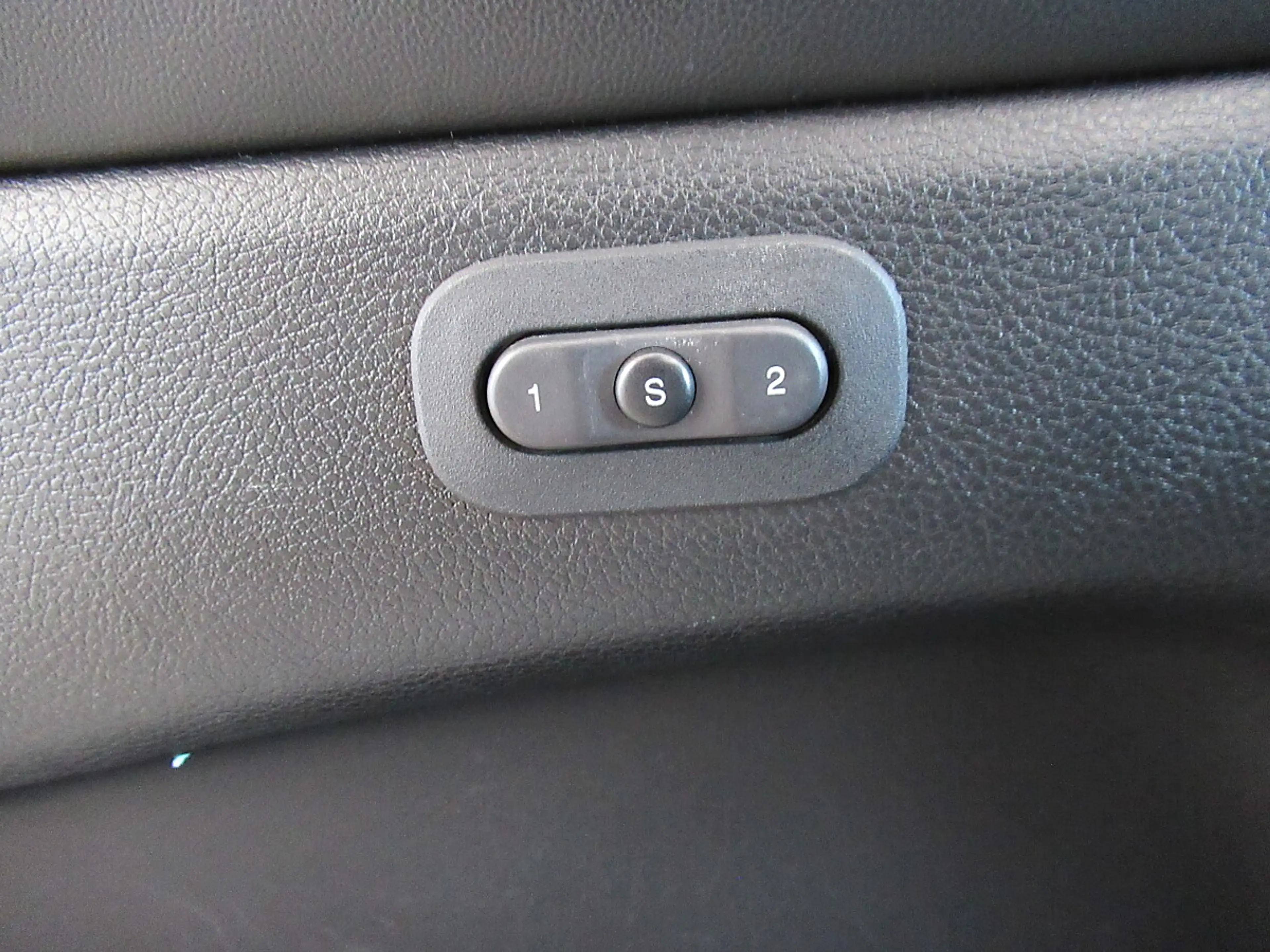 Jeep Grand Cherokee 3,0 V6 CRD Limited *Tempomat *Xenon *Leder *Blu... — photo 10