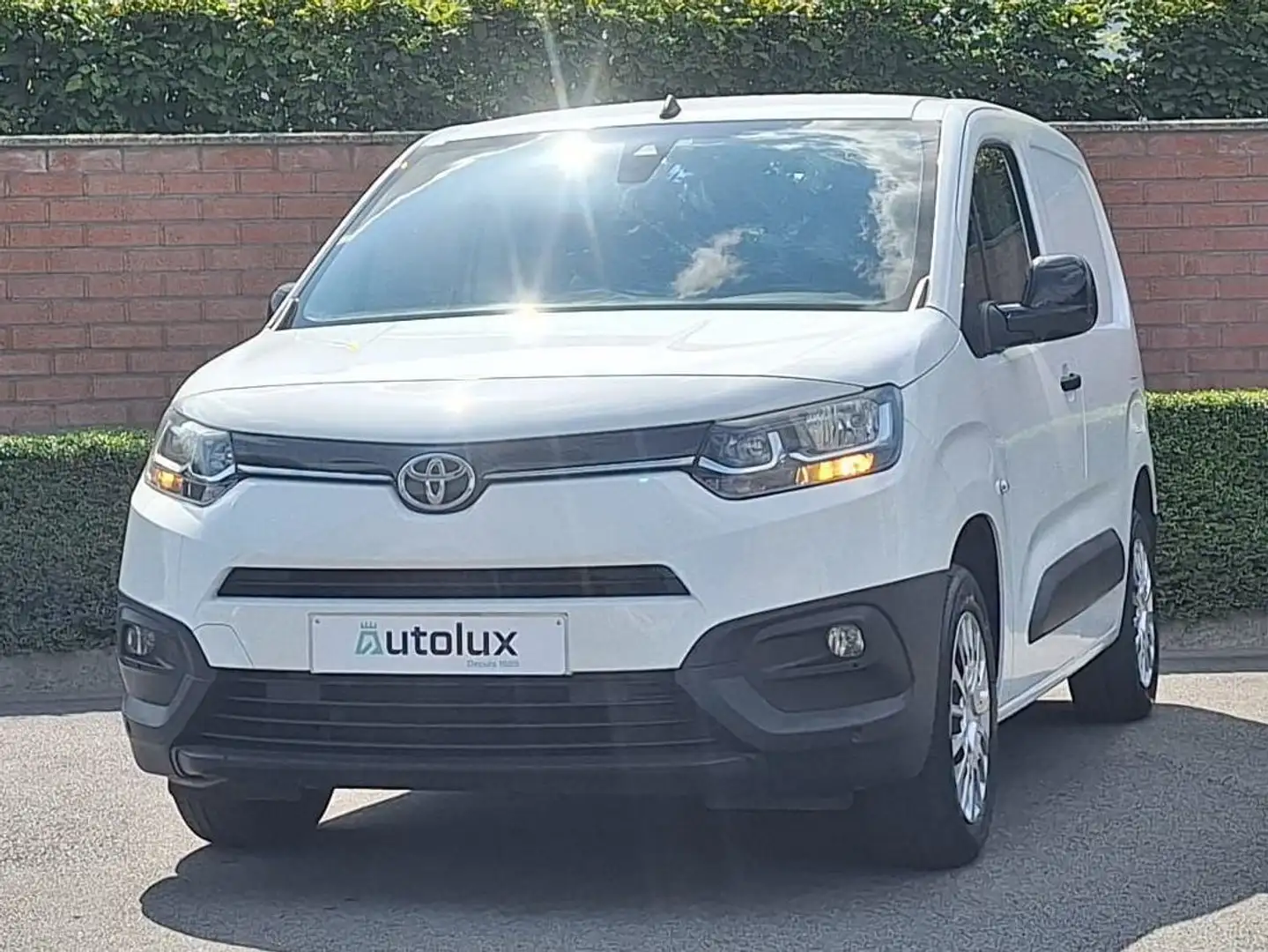 Toyota Proace City TOYOTA - 3PLACES - 11.562 € HTVA Blanc - 1