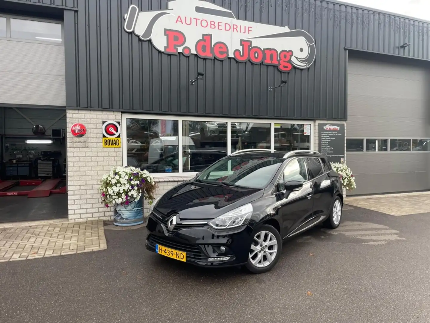 Renault Clio 0.9 TCE LIMITED Station Apple carplay Trekhaak Par Zwart - 1