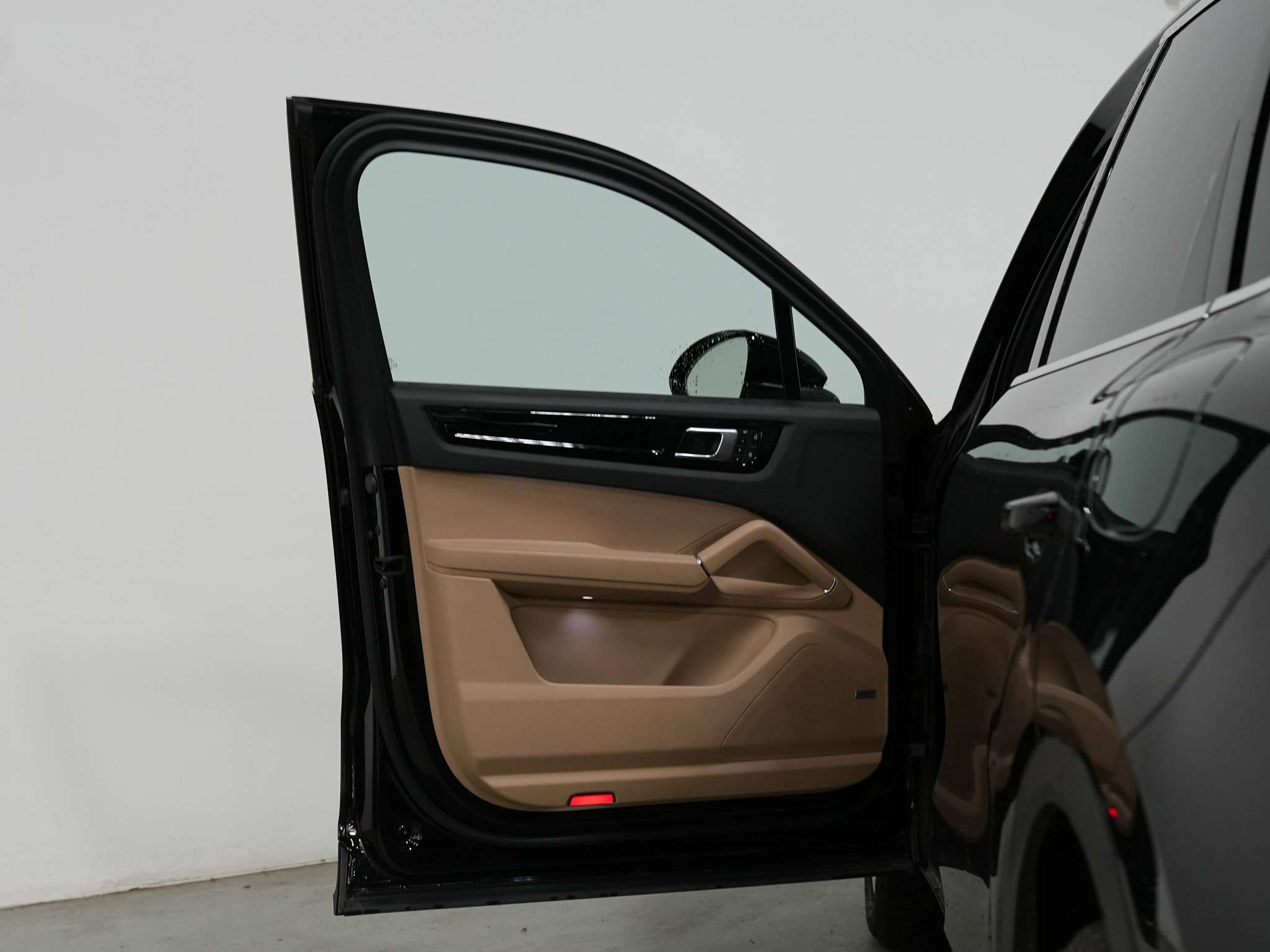 used 2022 Porsche Cayenne car, priced at $67,900