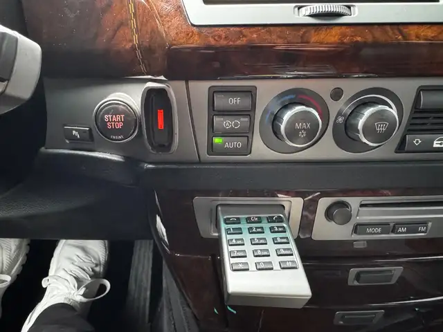 BMW 7 Series view 21