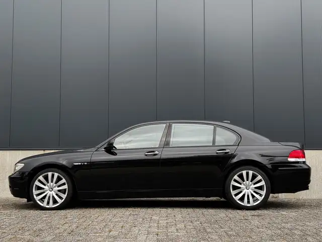 BMW 7 Series view 2