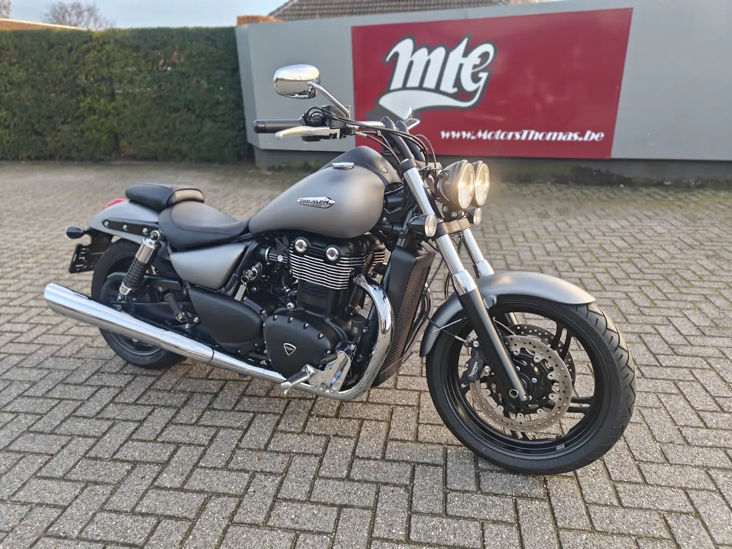 Triumph Thunderbird Storm 1700 Grey - 2