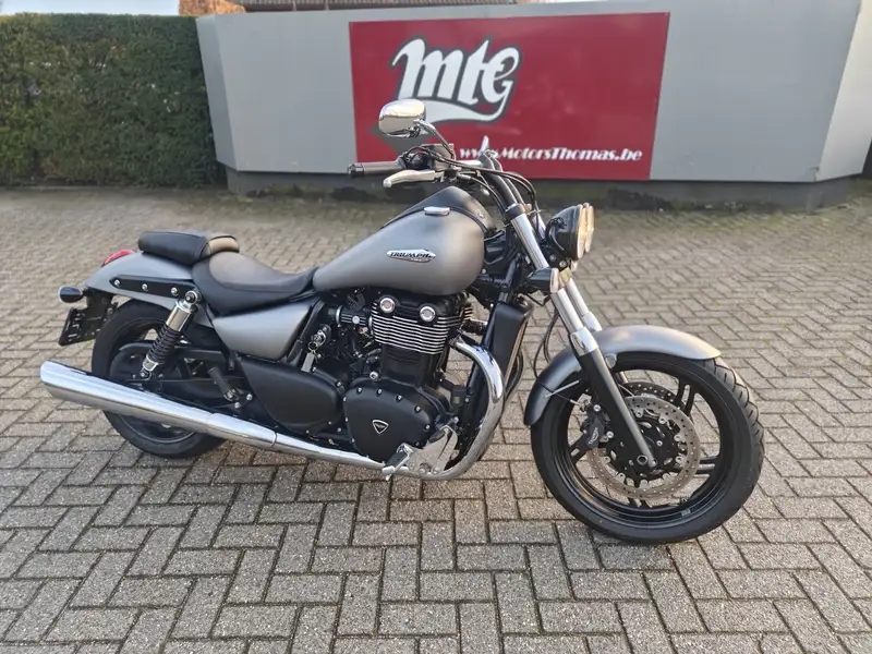 Triumph Thunderbird Storm