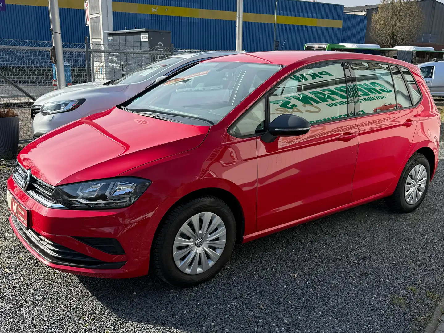 Volkswagen Golf Sportsvan Trendline Rojo - 2