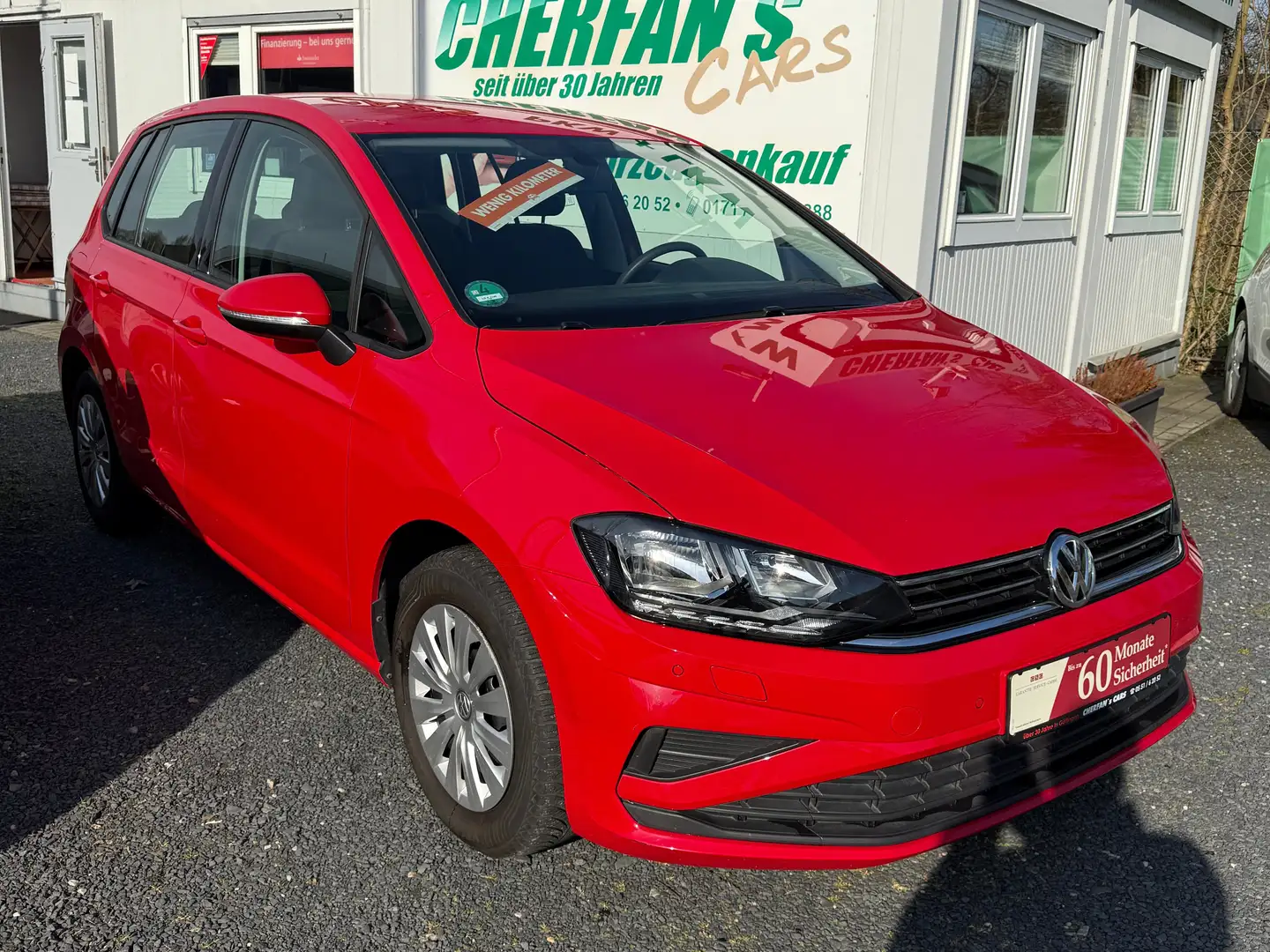 Volkswagen Golf Sportsvan Trendline Rojo - 1