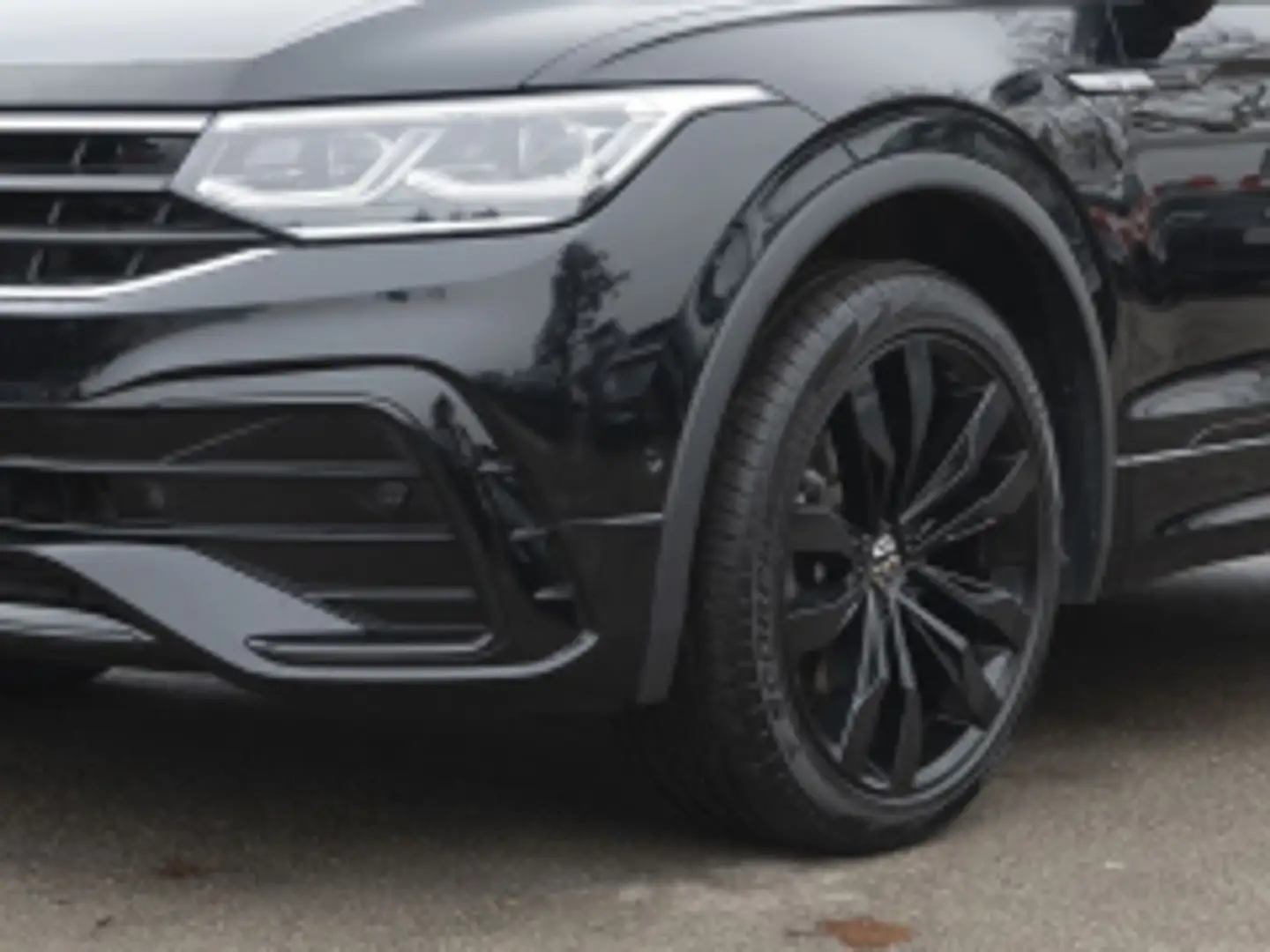 Volkswagen Tiguan 2.0 TDI 4Mot R-Line BlackStyle 7-Sitzer AHK IQ.Lig Schwarz - 1