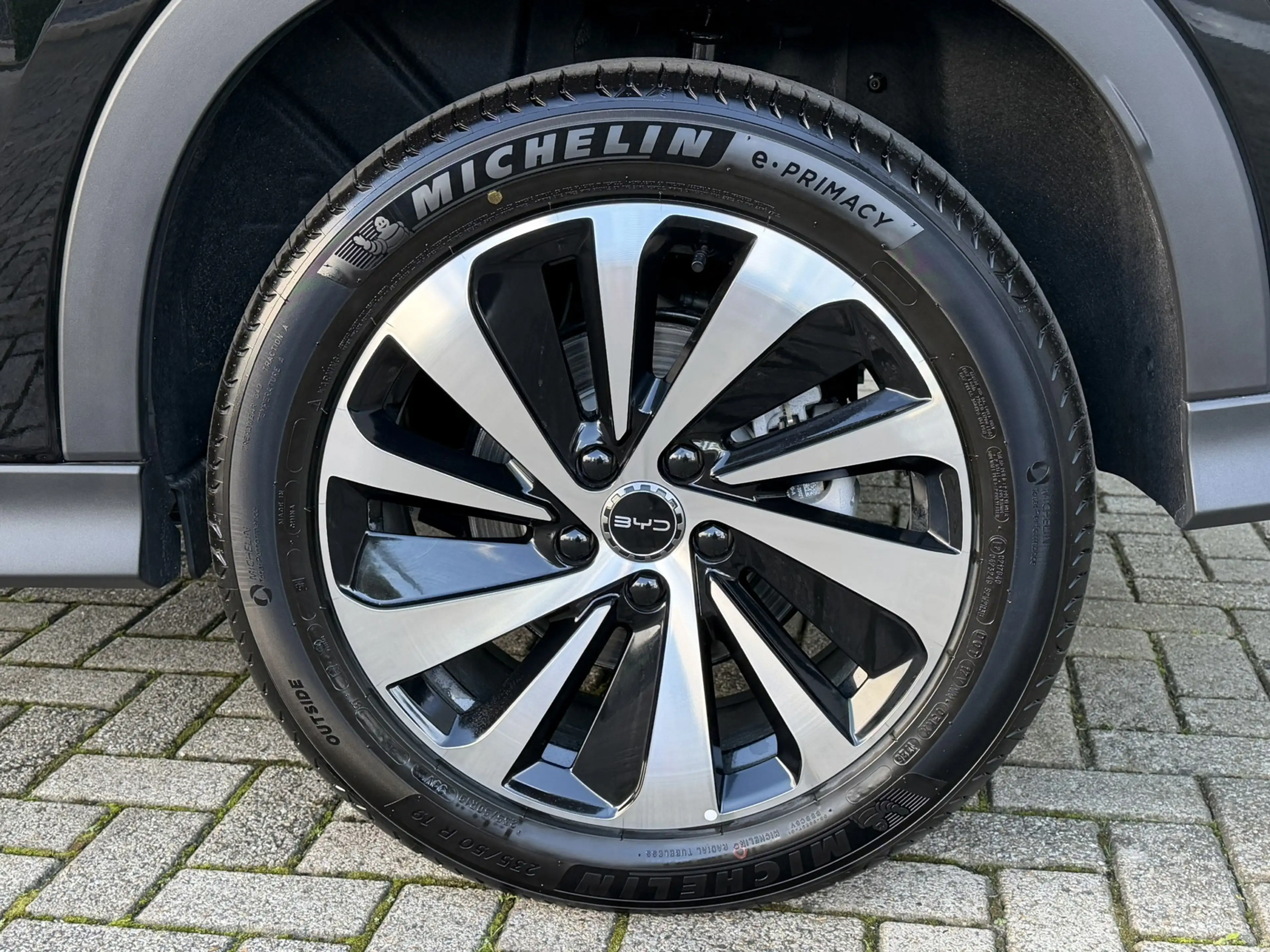 BYD Seal U 1.5 T DM-i AWD Design Plug in Hybride 324pk Panora — photo 9