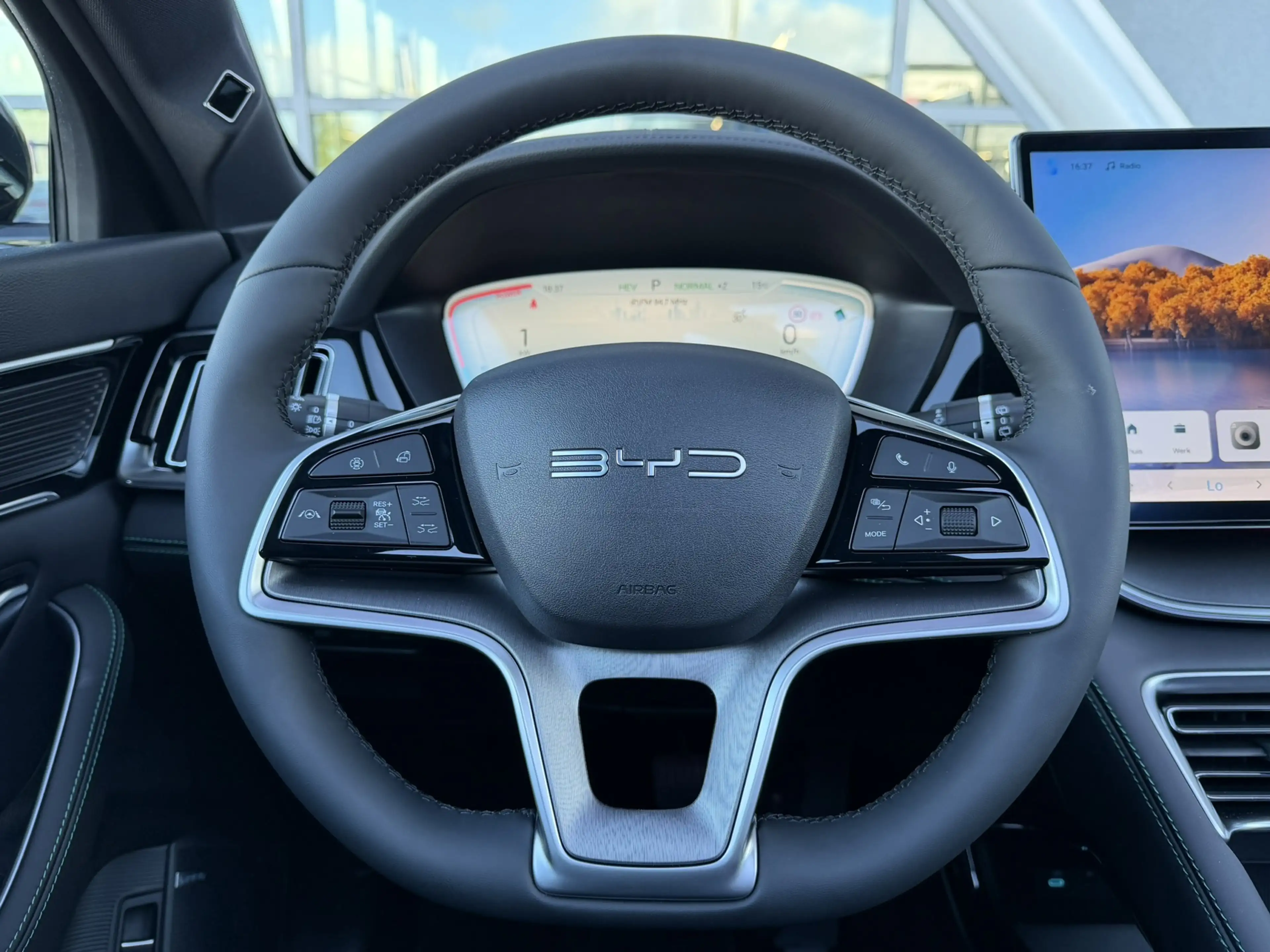 BYD Seal U 1.5 T DM-i AWD Design Plug in Hybride 324pk Panora — photo 35