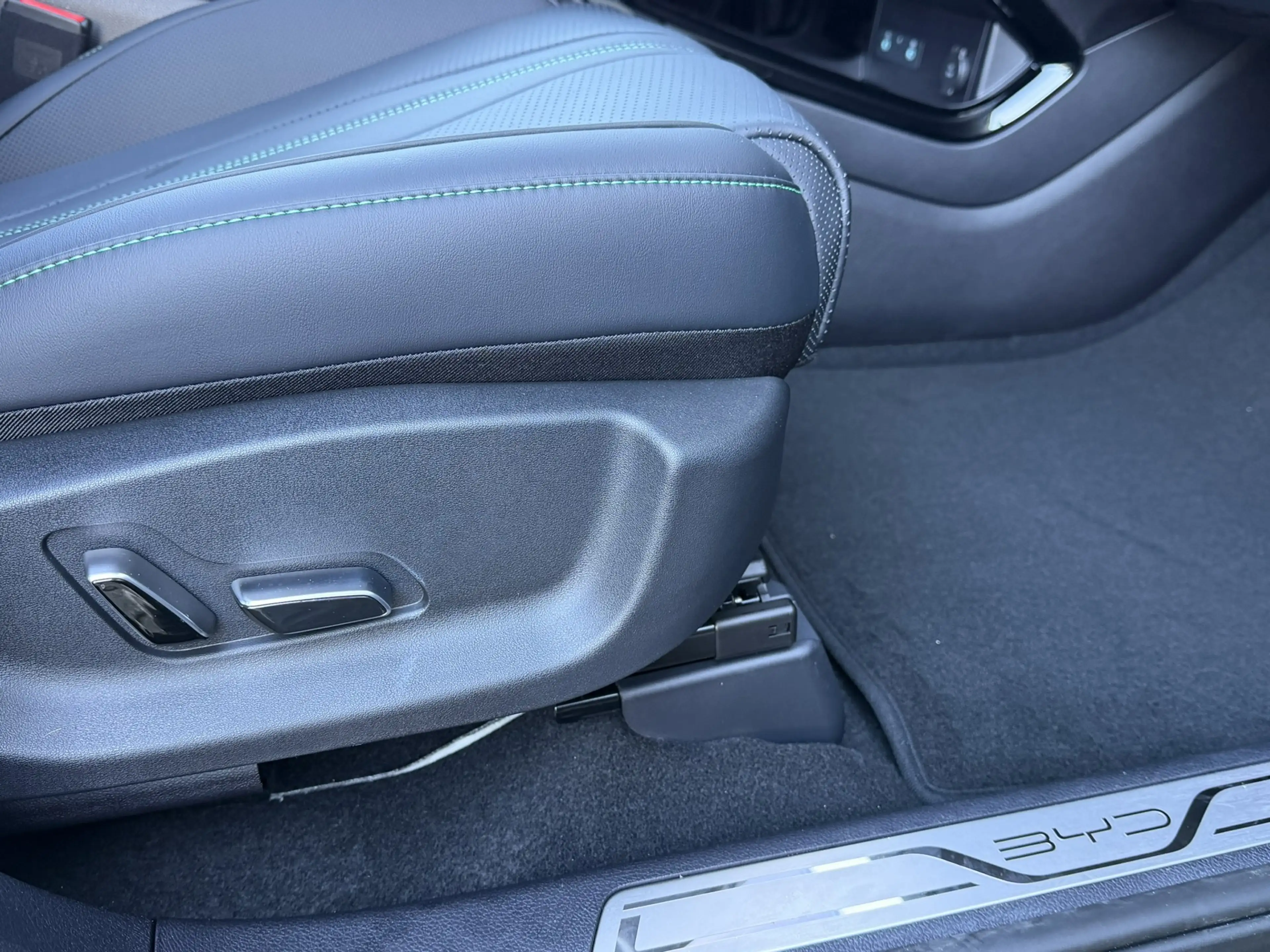 BYD Seal U 1.5 T DM-i AWD Design Plug in Hybride 324pk Panora — photo 30