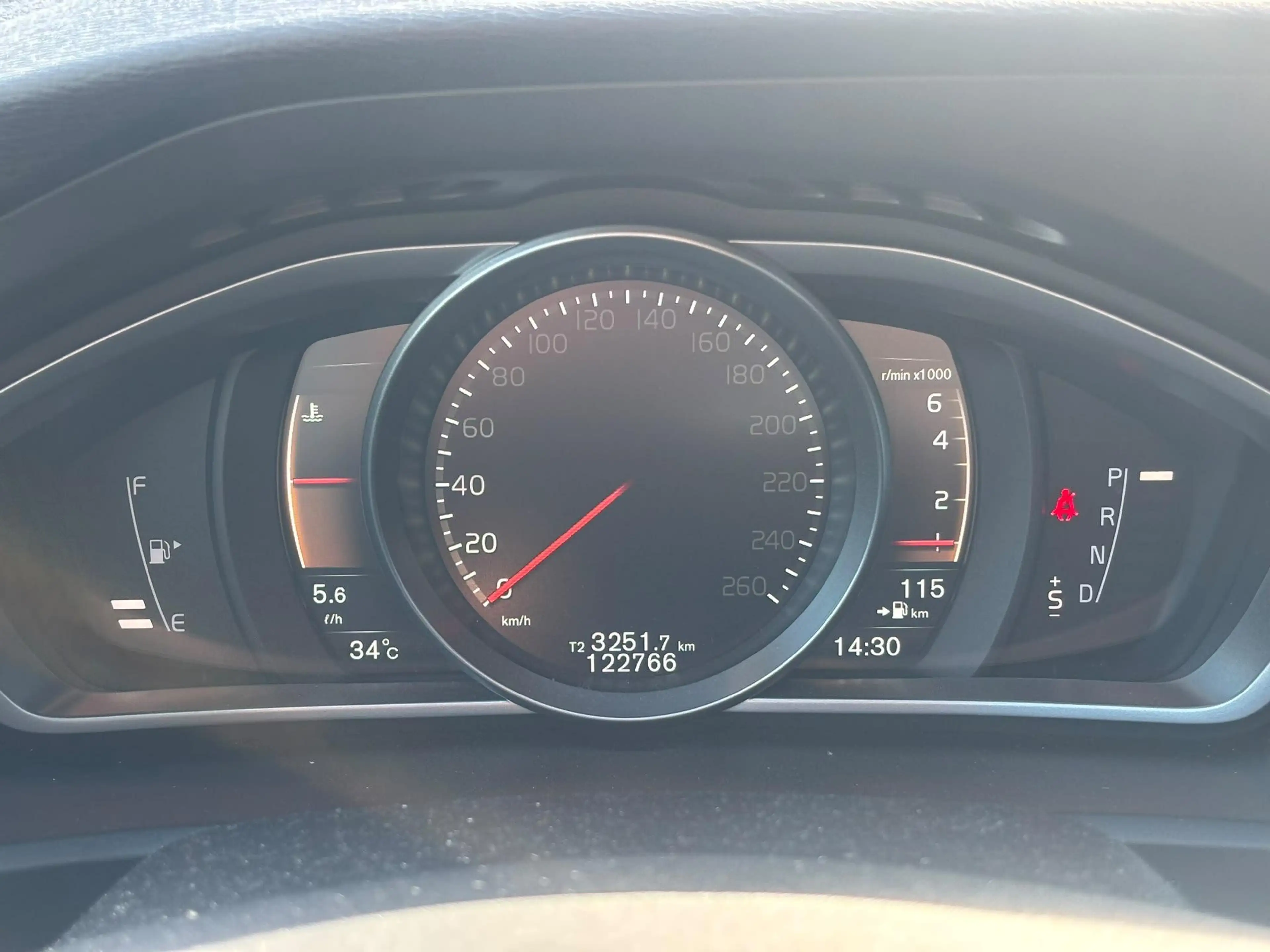 Volvo V40 Cross Country 1.5 T3 Nordic+ | Panoramadak | Achteruitrijcamera — photo 14