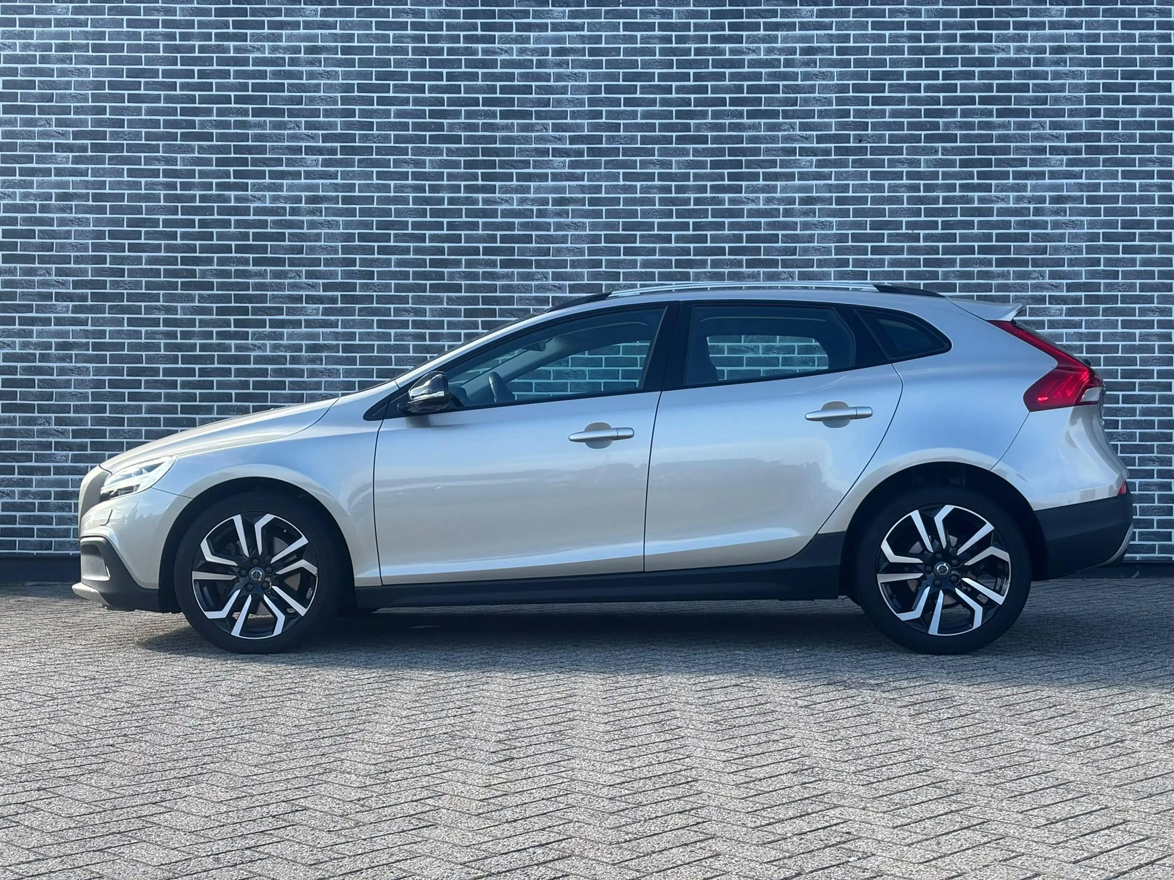 Volvo V40 Cross Country 1.5 T3 Nordic+ | Panoramadak | Achteruitrijcamera — photo 4