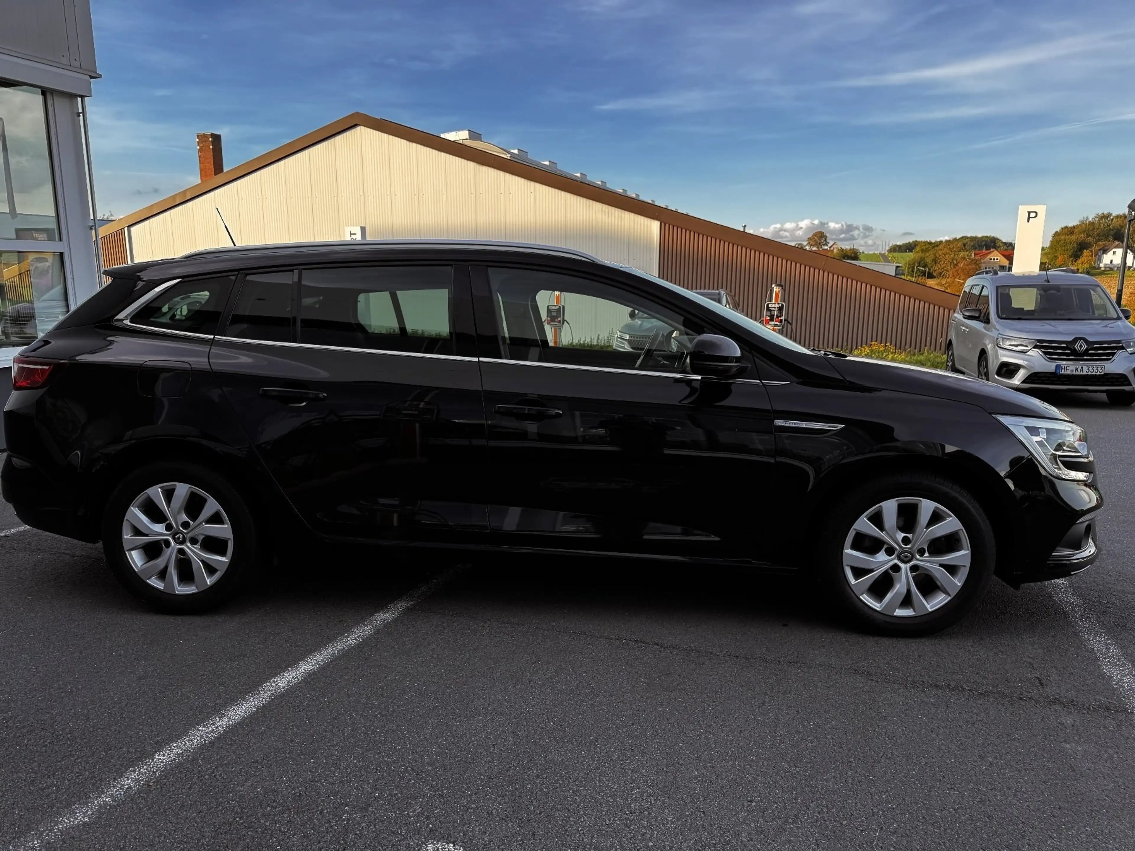 Renault Megane GRANDTOUR LIMITED TCE 140 — photo 5