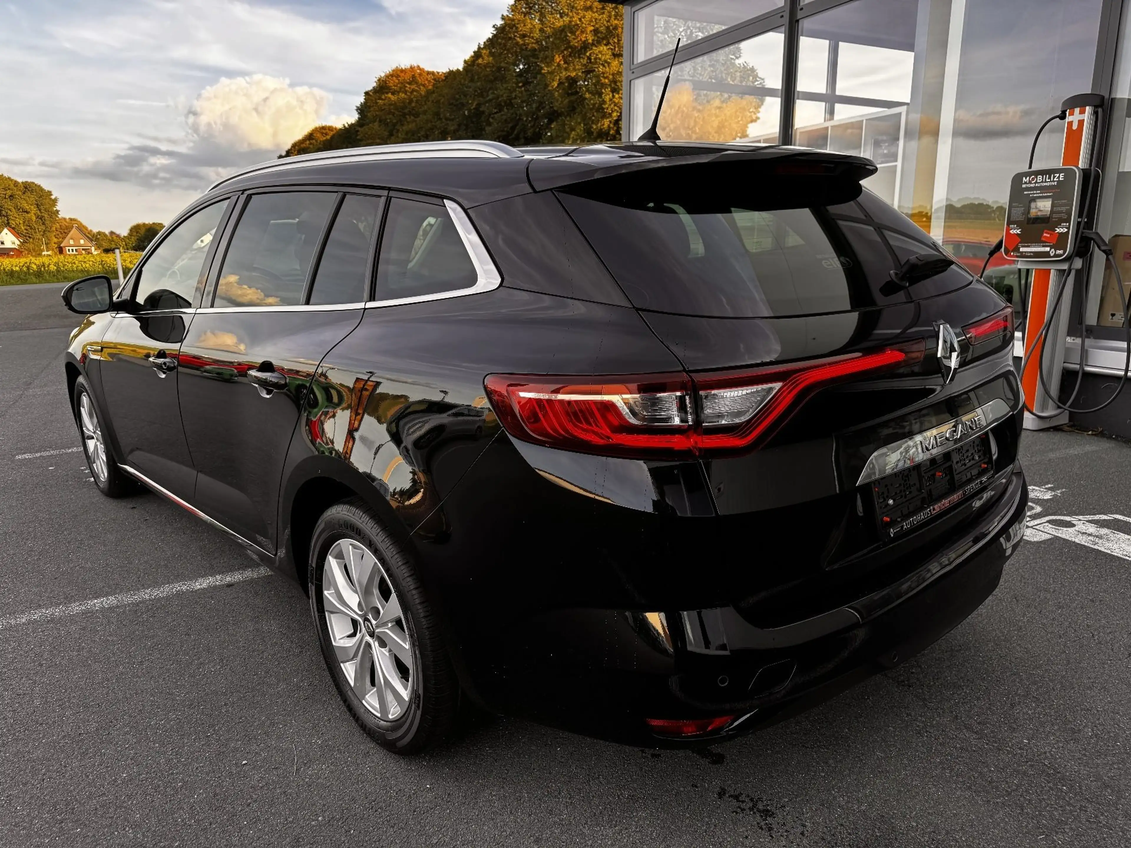 Renault Megane GRANDTOUR LIMITED TCE 140 — photo 3