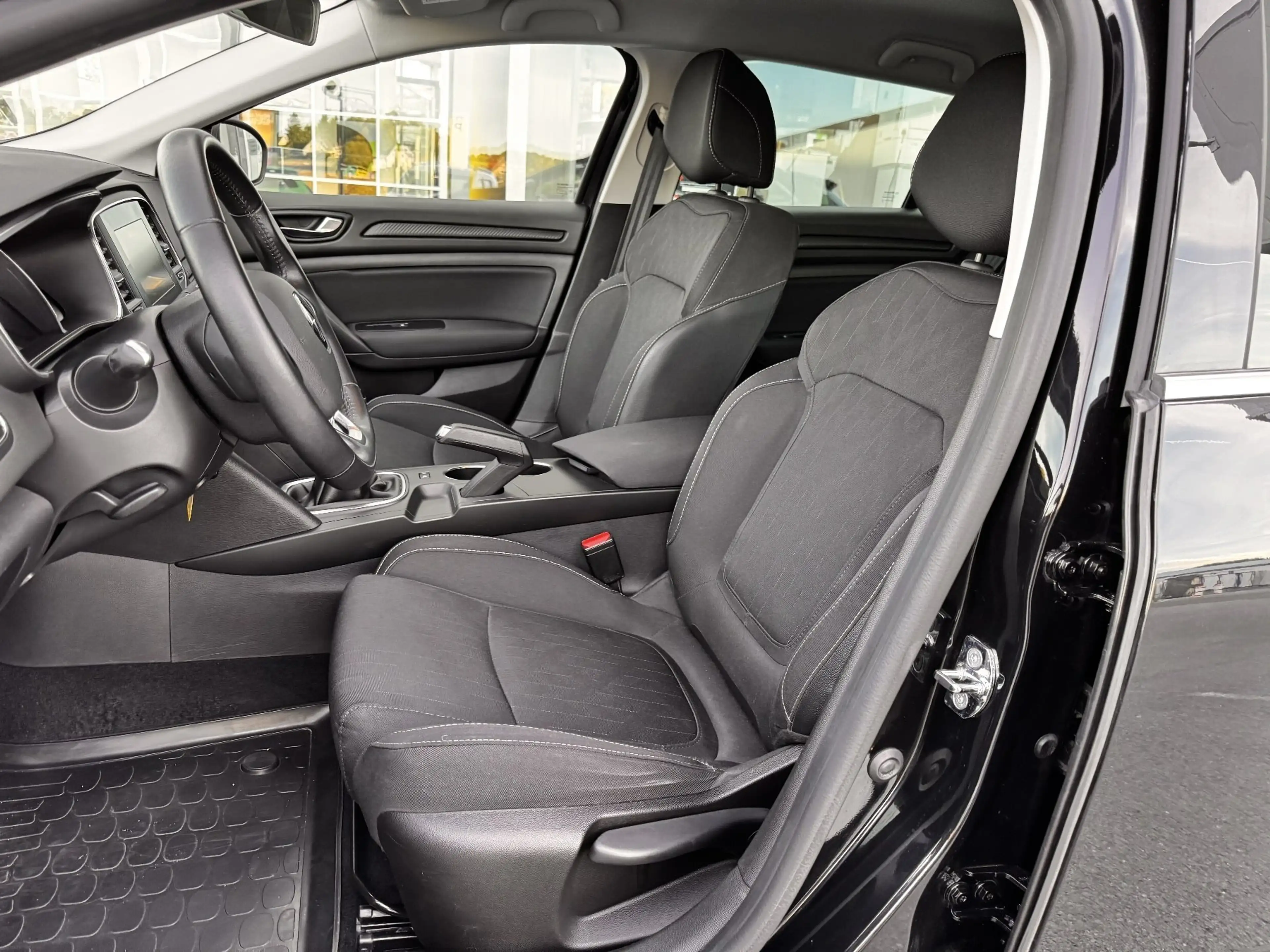 Renault Megane GRANDTOUR LIMITED TCE 140 — photo 13