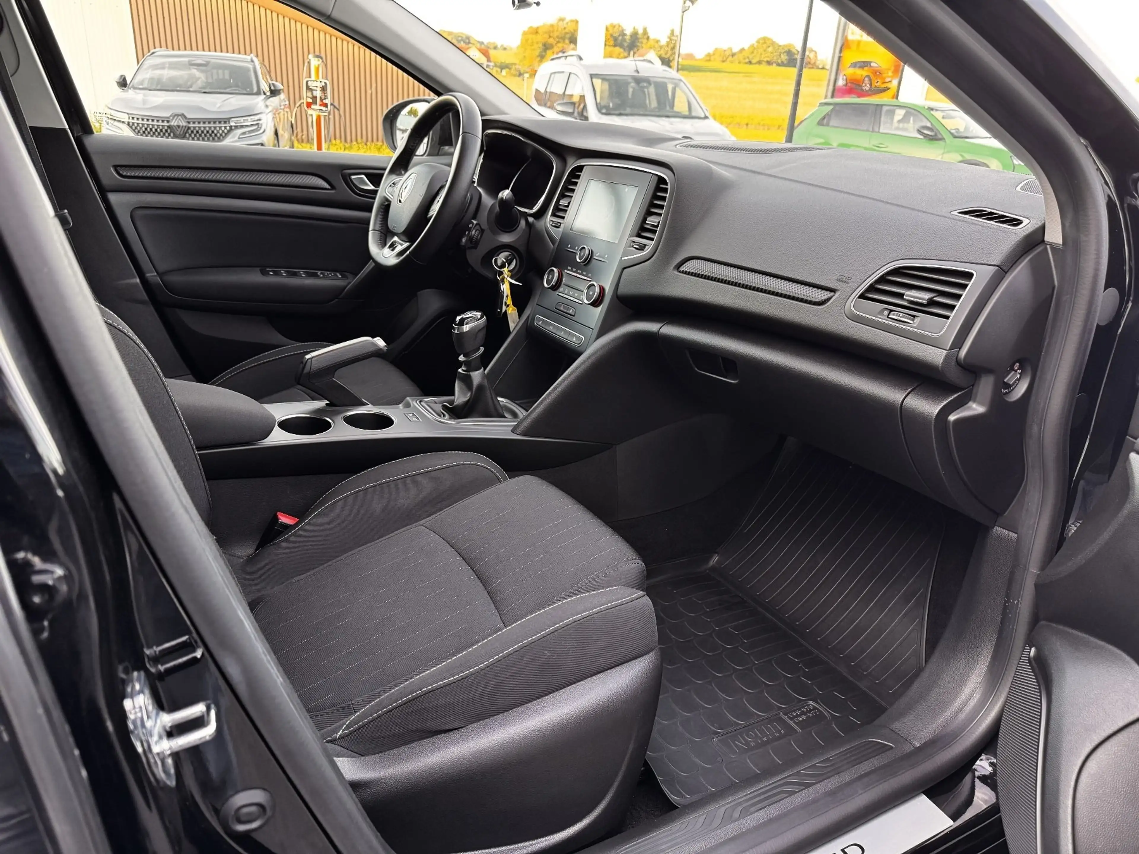 Renault Megane GRANDTOUR LIMITED TCE 140 — photo 8