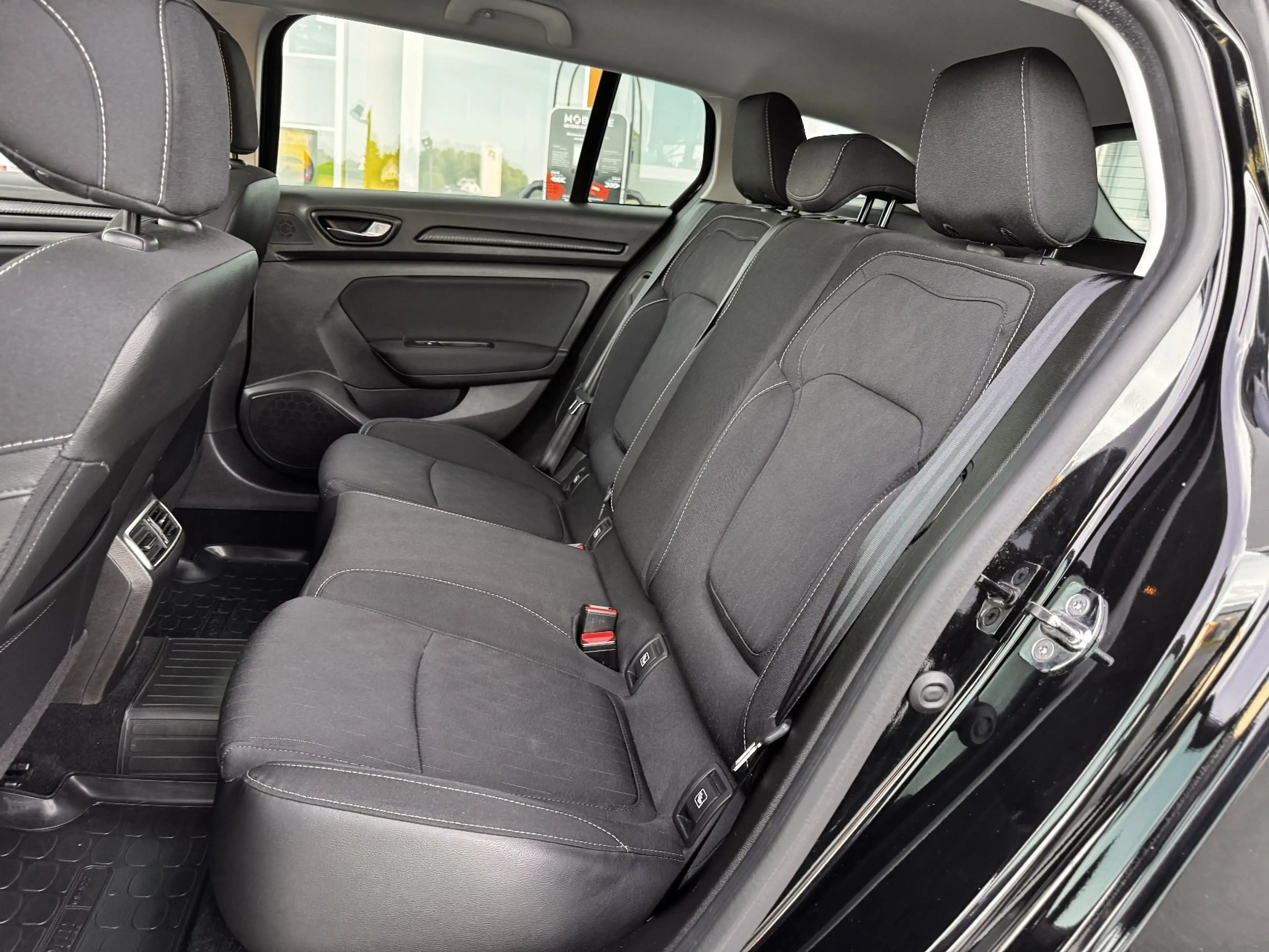 Renault Megane GRANDTOUR LIMITED TCE 140 — photo 11