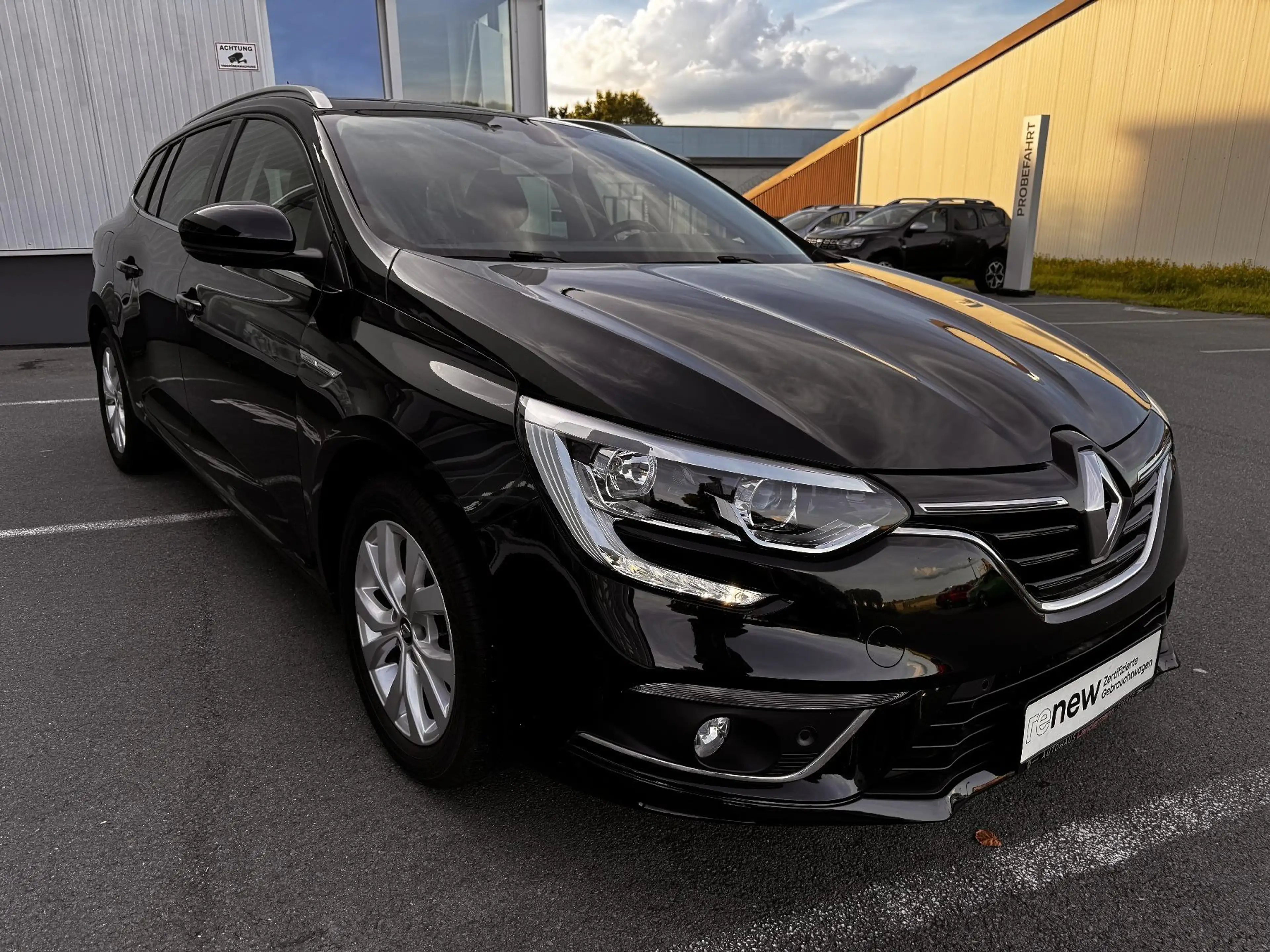 Renault Megane GRANDTOUR LIMITED TCE 140 — photo 6