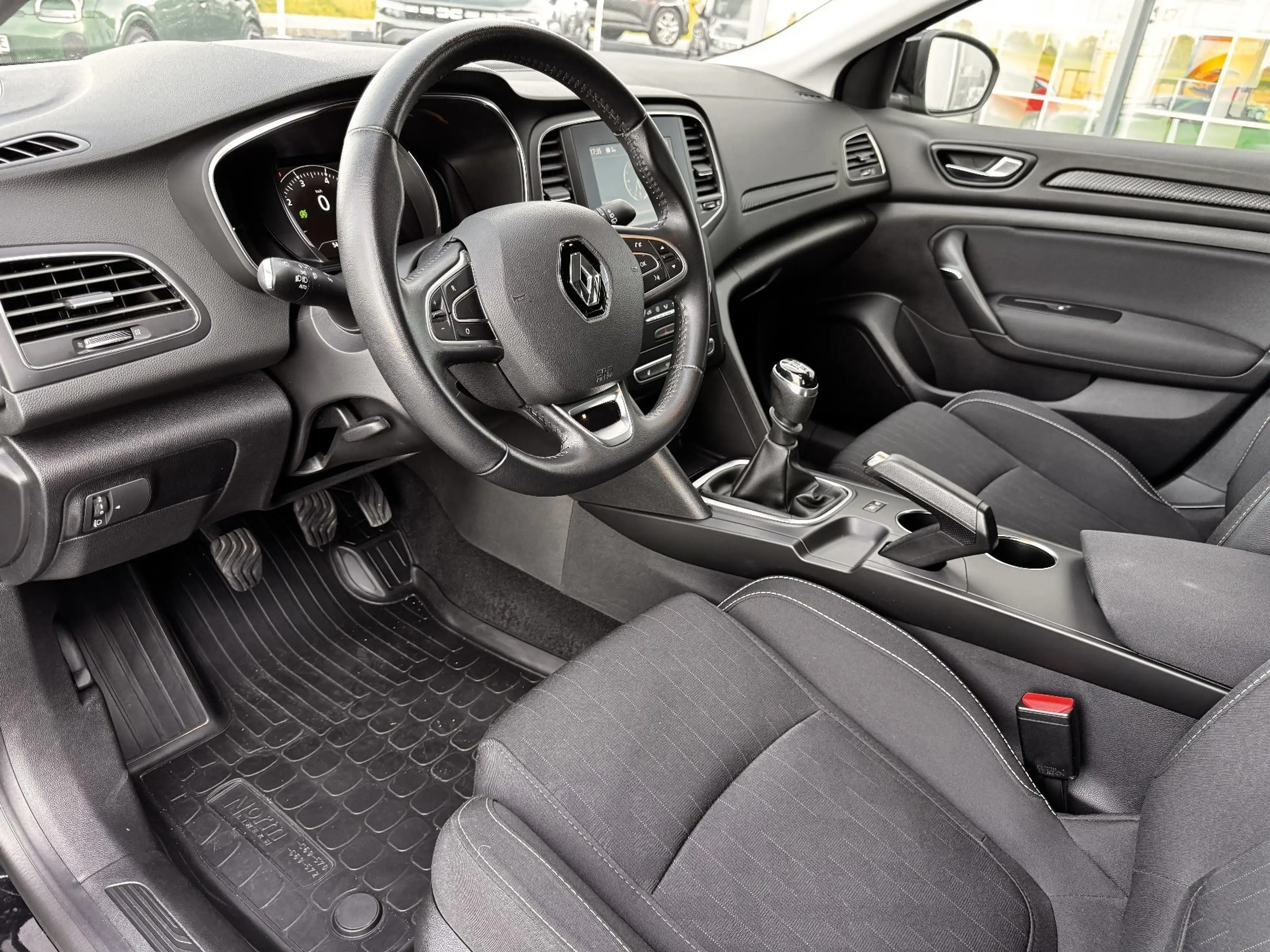 Renault Megane GRANDTOUR LIMITED TCE 140 — photo 14