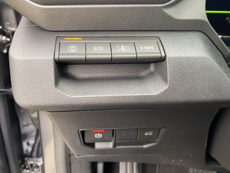 Dacia Bigster 1.8 E-TECH 155 Journey 1ney *NAVI*LED — photo 14