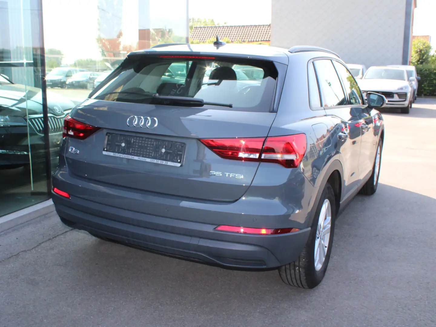 Audi Q3 35 TFSI-VEEL OPT-NAVI-AC-ALU V-PDC-DIGIT COCKPIT Grau - 2