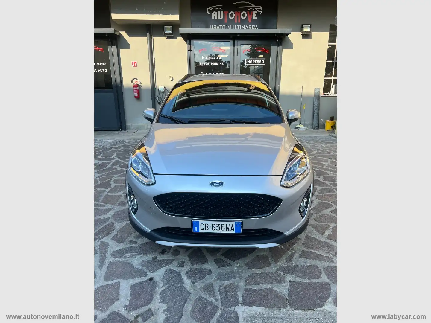 Ford Fiesta Active 1.0 Ecoboost 95 CV WWW.AUTONOVEMILANO.IT Plateado - 1