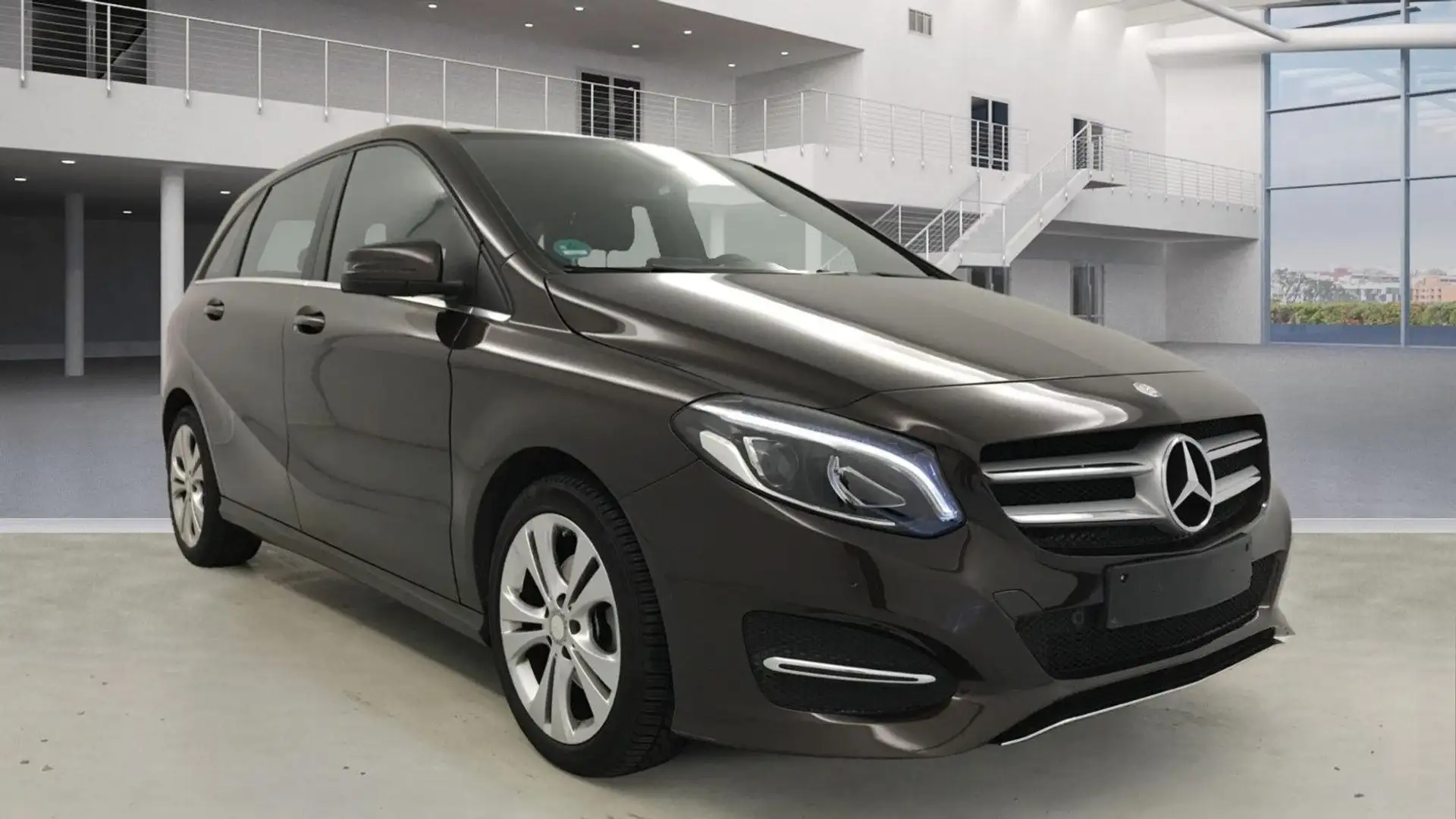 Mercedes-Benz B 180 B180 DCT SCORE PANORAMA LED SITZHZG. PDC TEMPO. Brun - 1