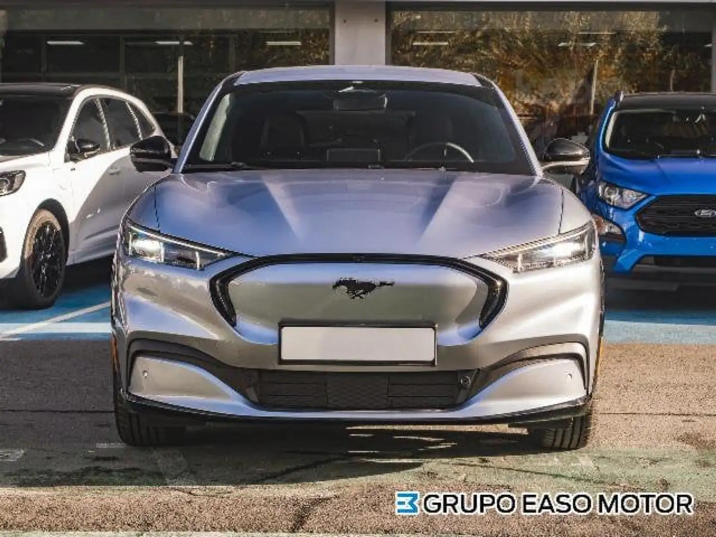 Ford Mustang Mach-E Premium AWD Rango extendido Plateado - 2