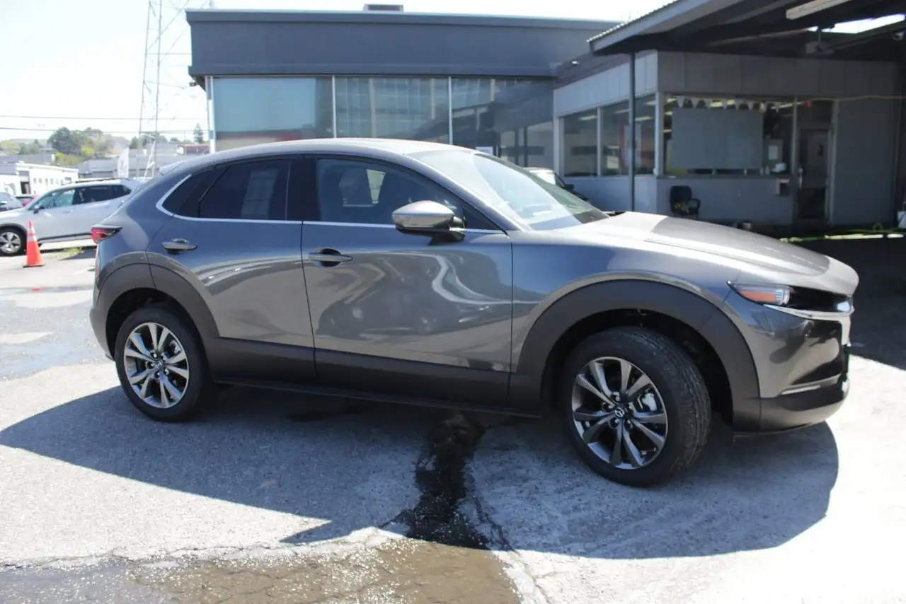 Mazda CX-30 photo Mazda CX-30