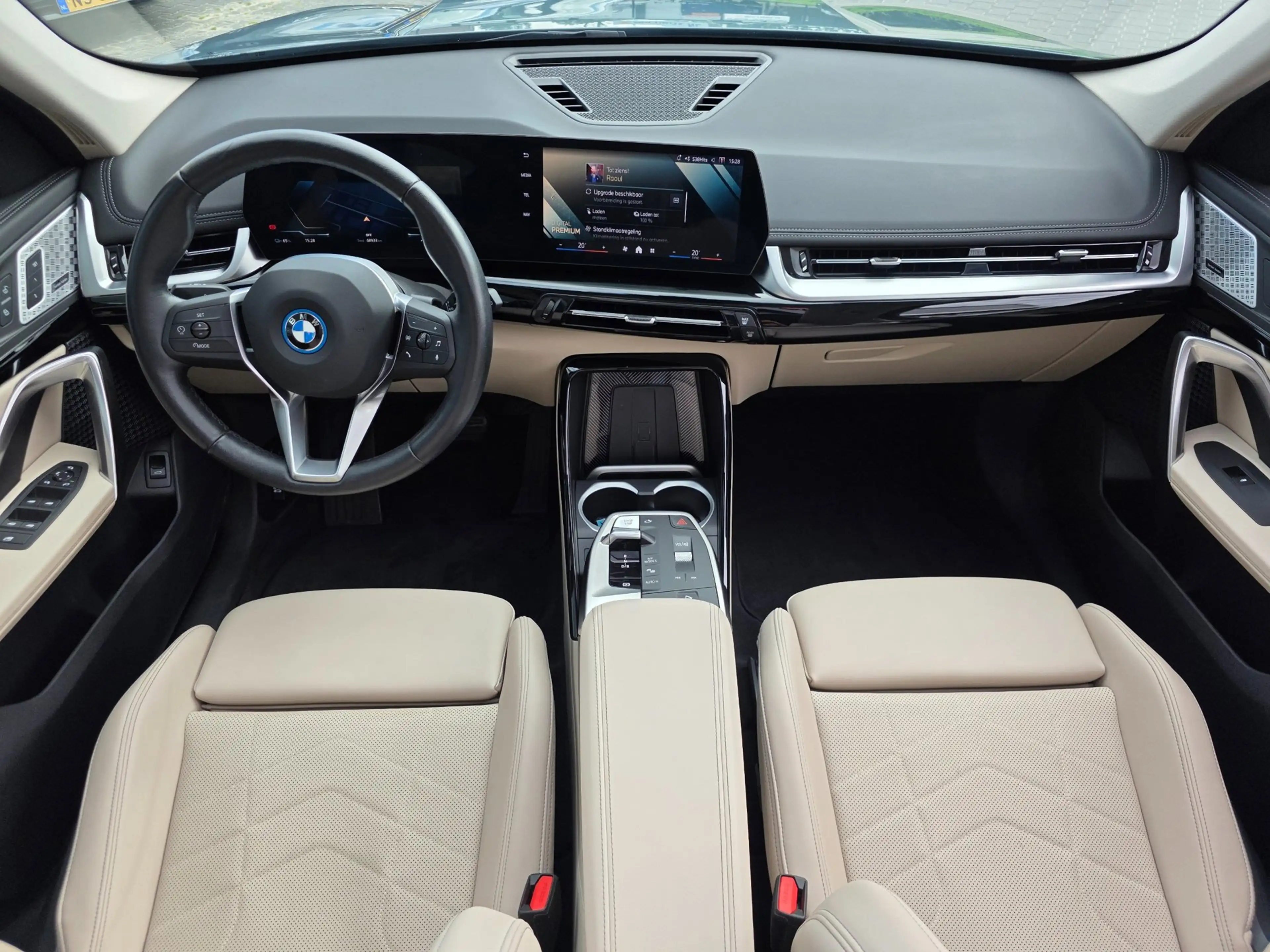 BMW iX1 EDrive20 67 kWh | NAP | 100% SOH | PANO | LEDER | — photo 3
