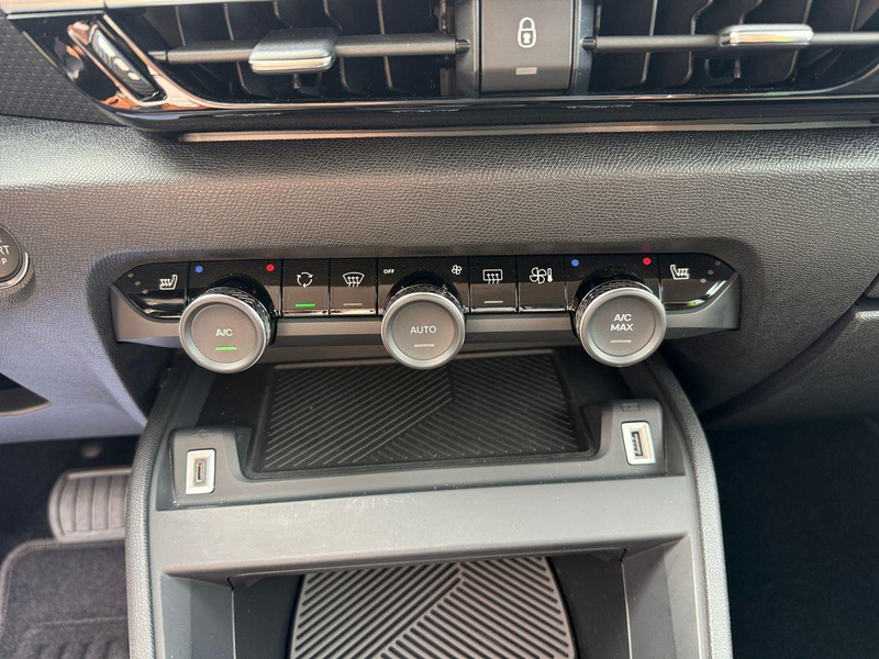Citroen C4 X Shine AT8/HUD/KAMERA/NAVI/LED/LHZ/SHZ/Assistenzsys — photo 10