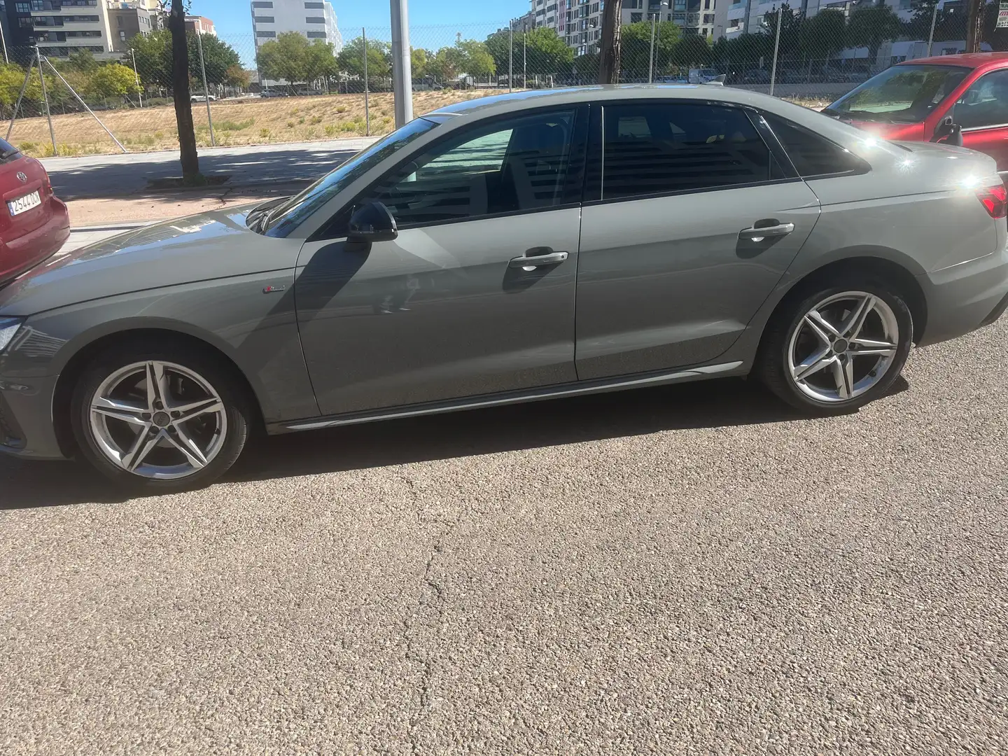 Audi A4 A4 35 TFSI S line 110kW S line Gris - 1