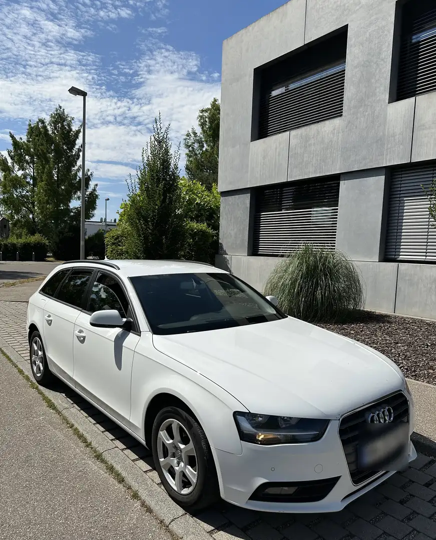 Audi A4 Avant 2.0 TDI DPF Ambiente - 1