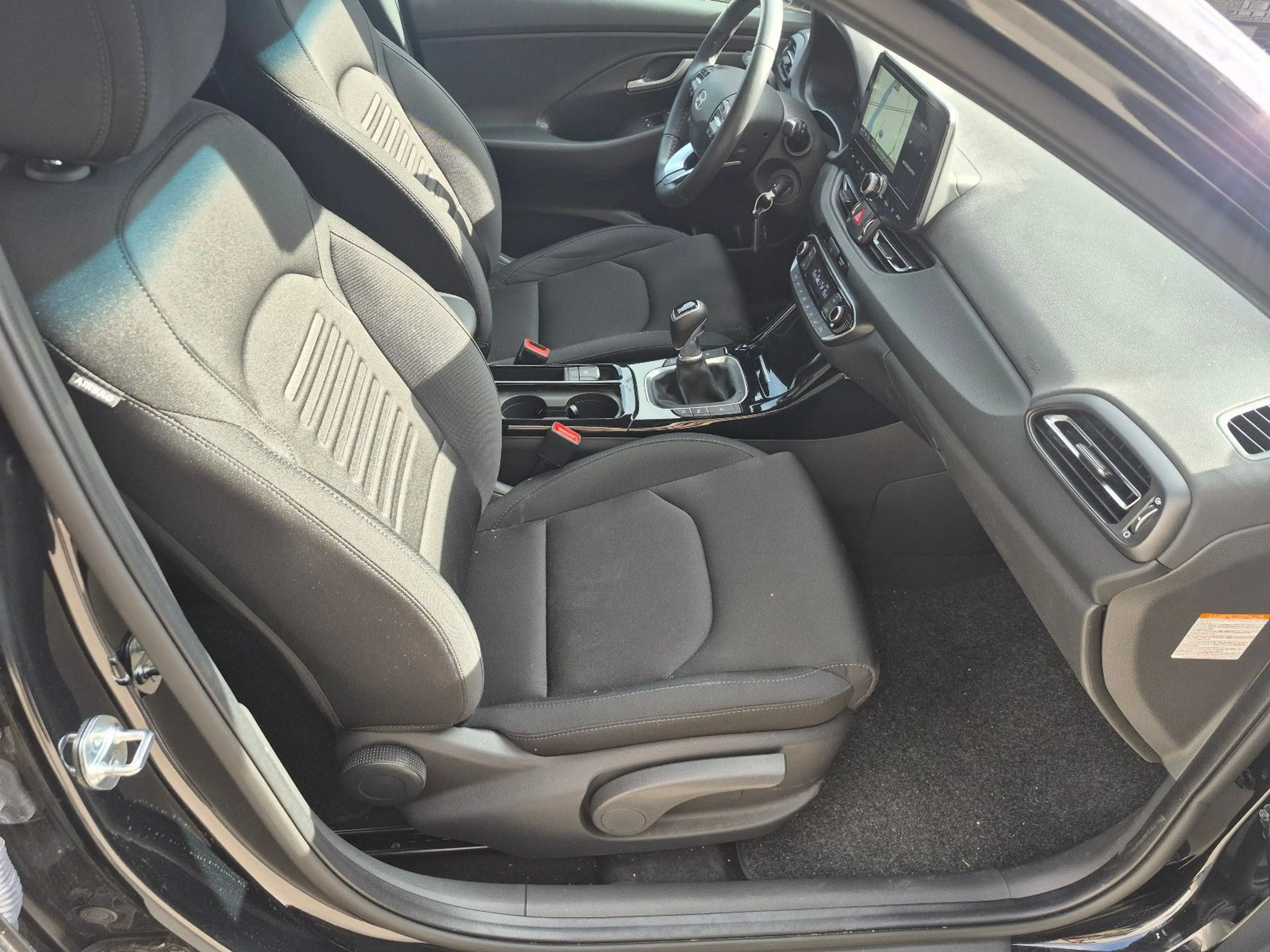 Hyundai i30 Advantage Mild-Hybrid — photo 12