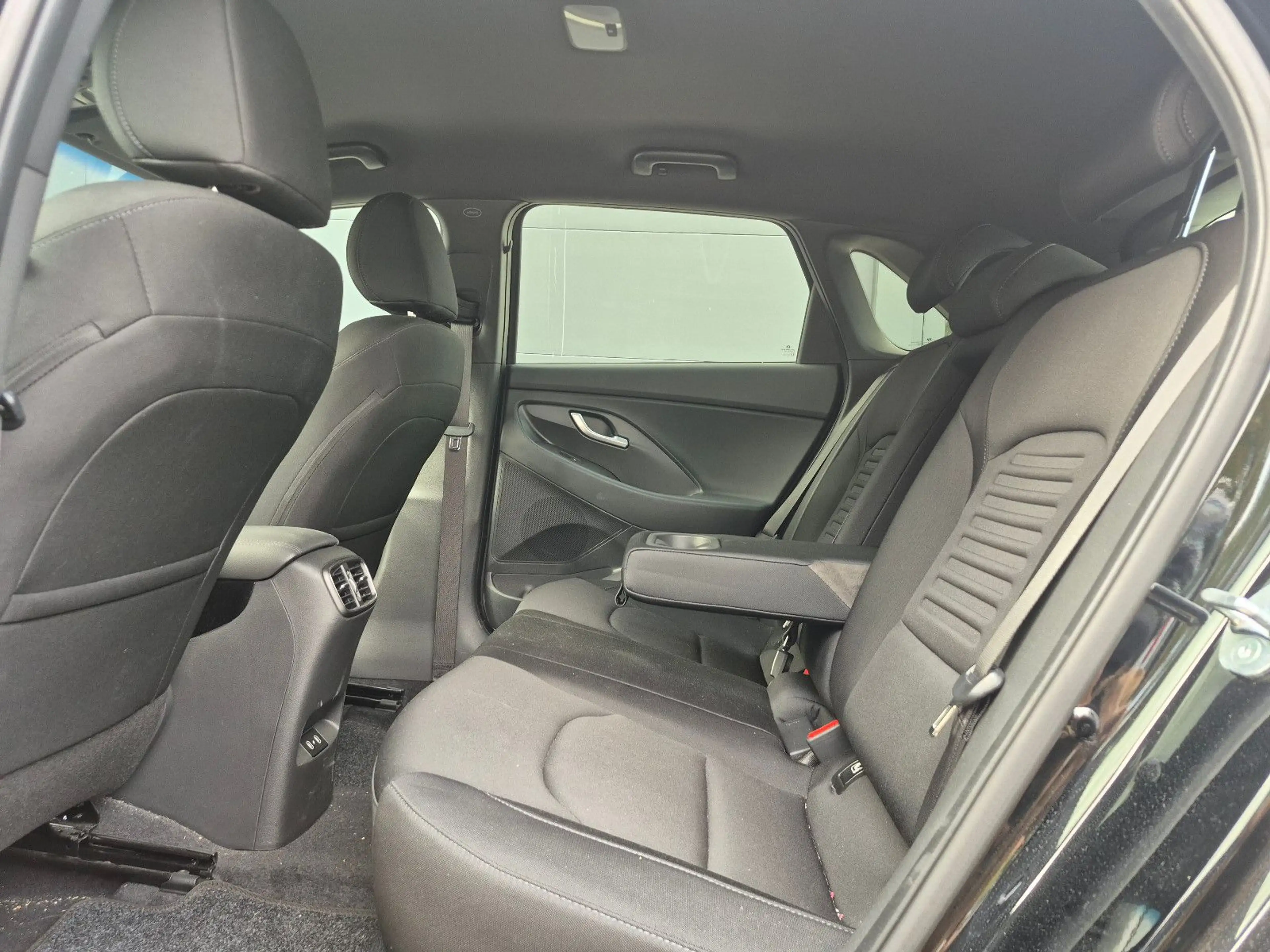 Hyundai i30 Advantage Mild-Hybrid — photo 16