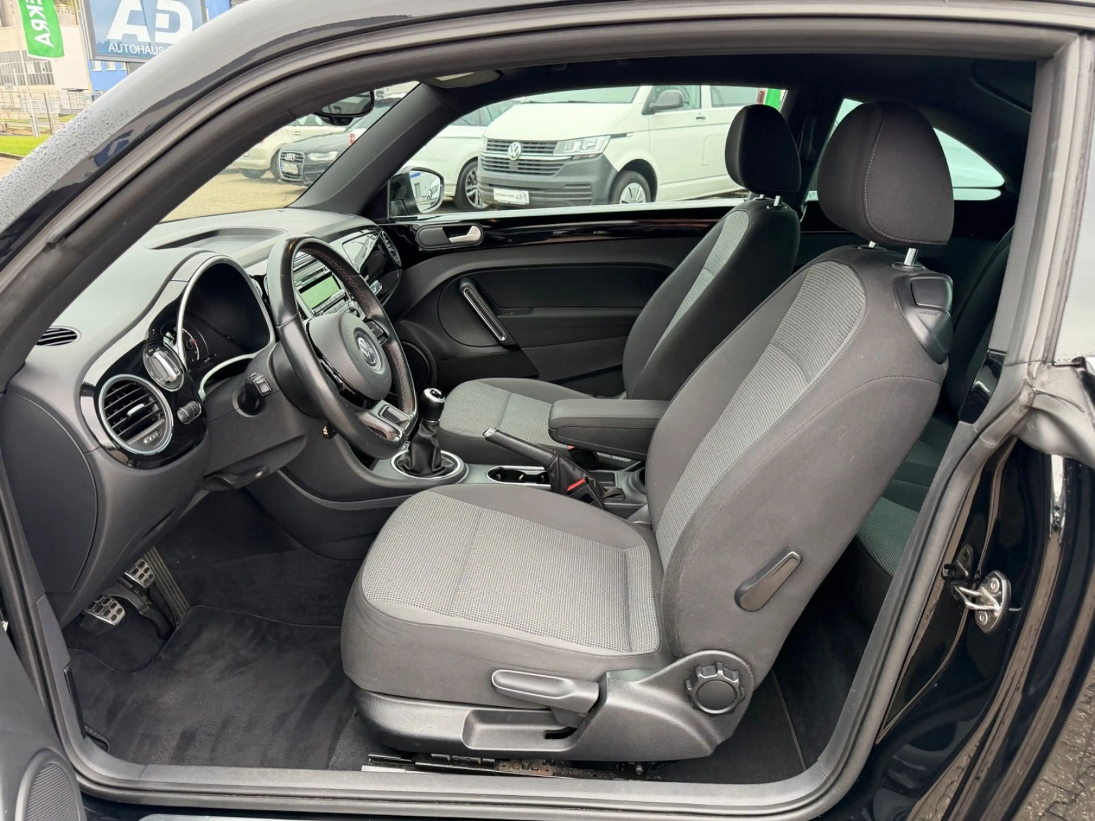 Volkswagen Beetle Lim. Cup Euro5, Klimaaut. PDC — photo 13