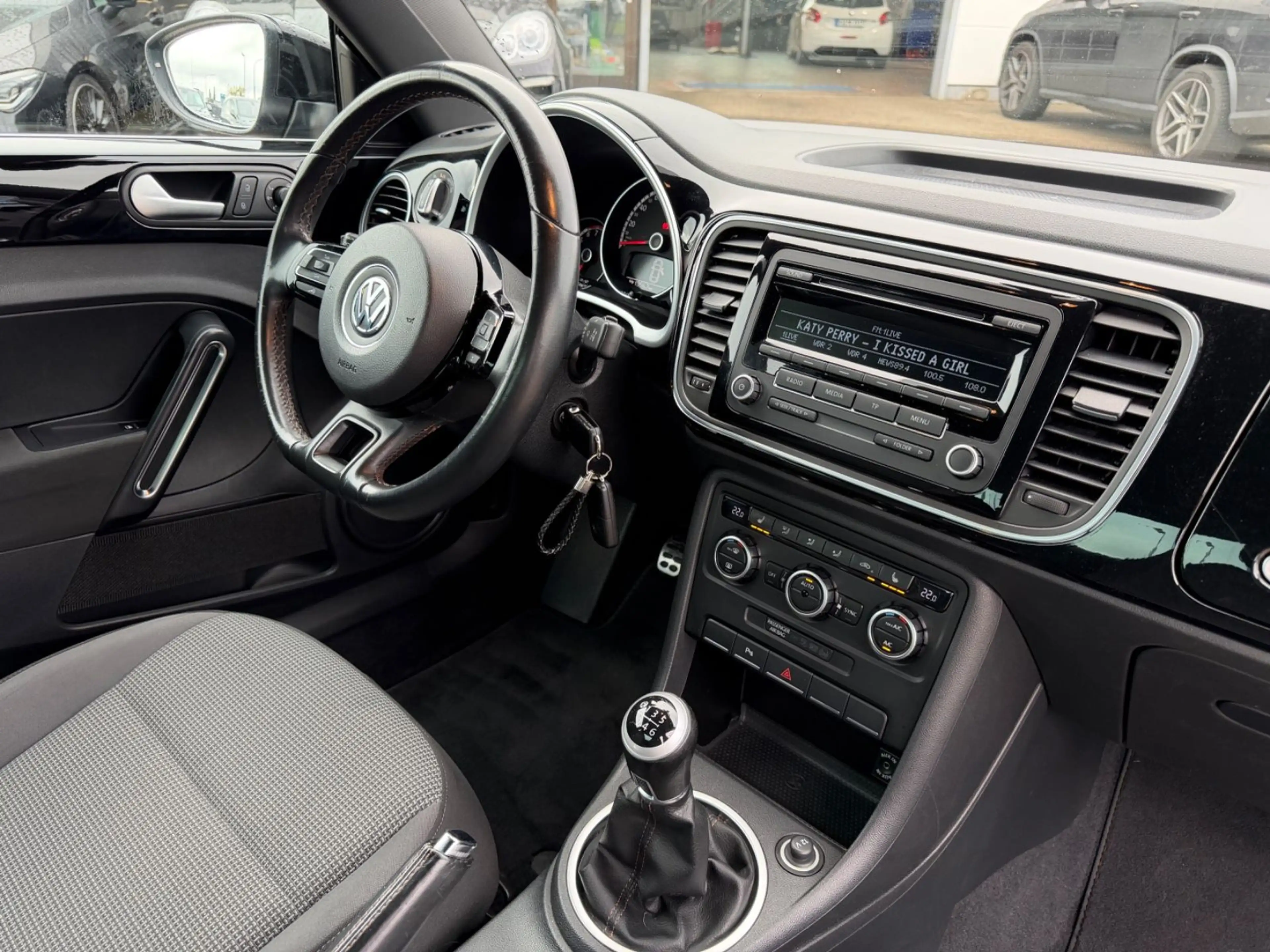 Volkswagen Beetle Lim. Cup Euro5, Klimaaut. PDC — photo 15