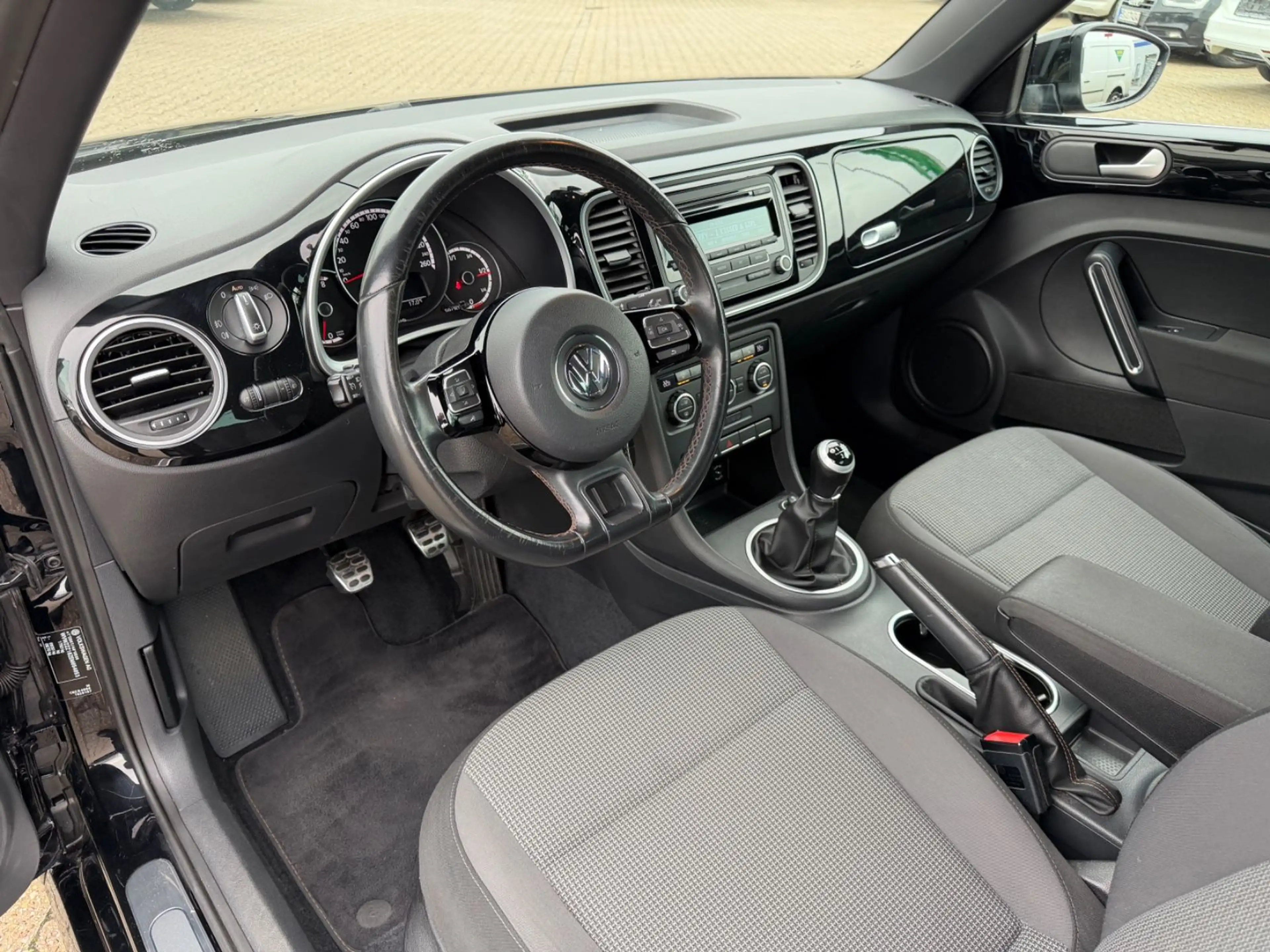 Volkswagen Beetle Lim. Cup Euro5, Klimaaut. PDC — photo 14