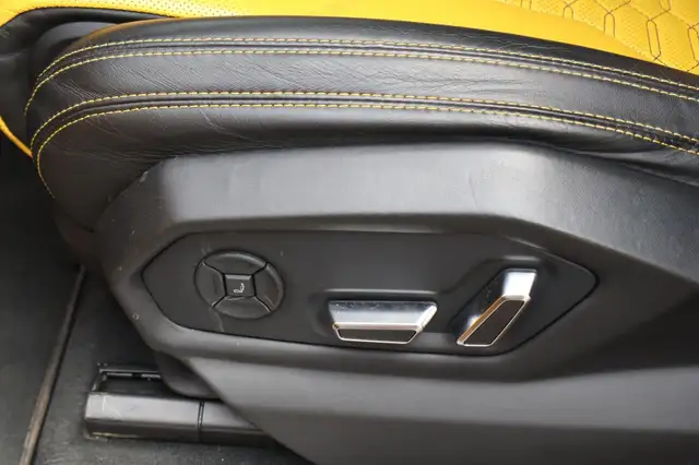 Lamborghini Urus view 13