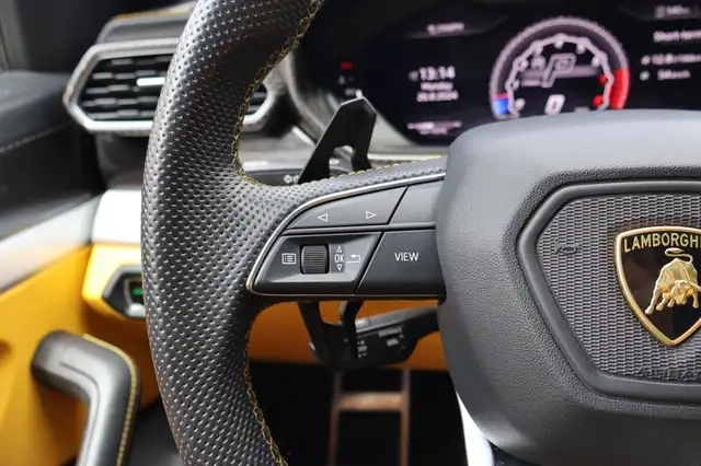 Lamborghini Urus view 15