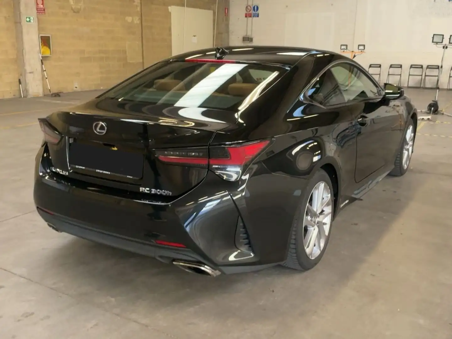 Lexus RC 300h *TOP Ausstattung* Schwarz - 2