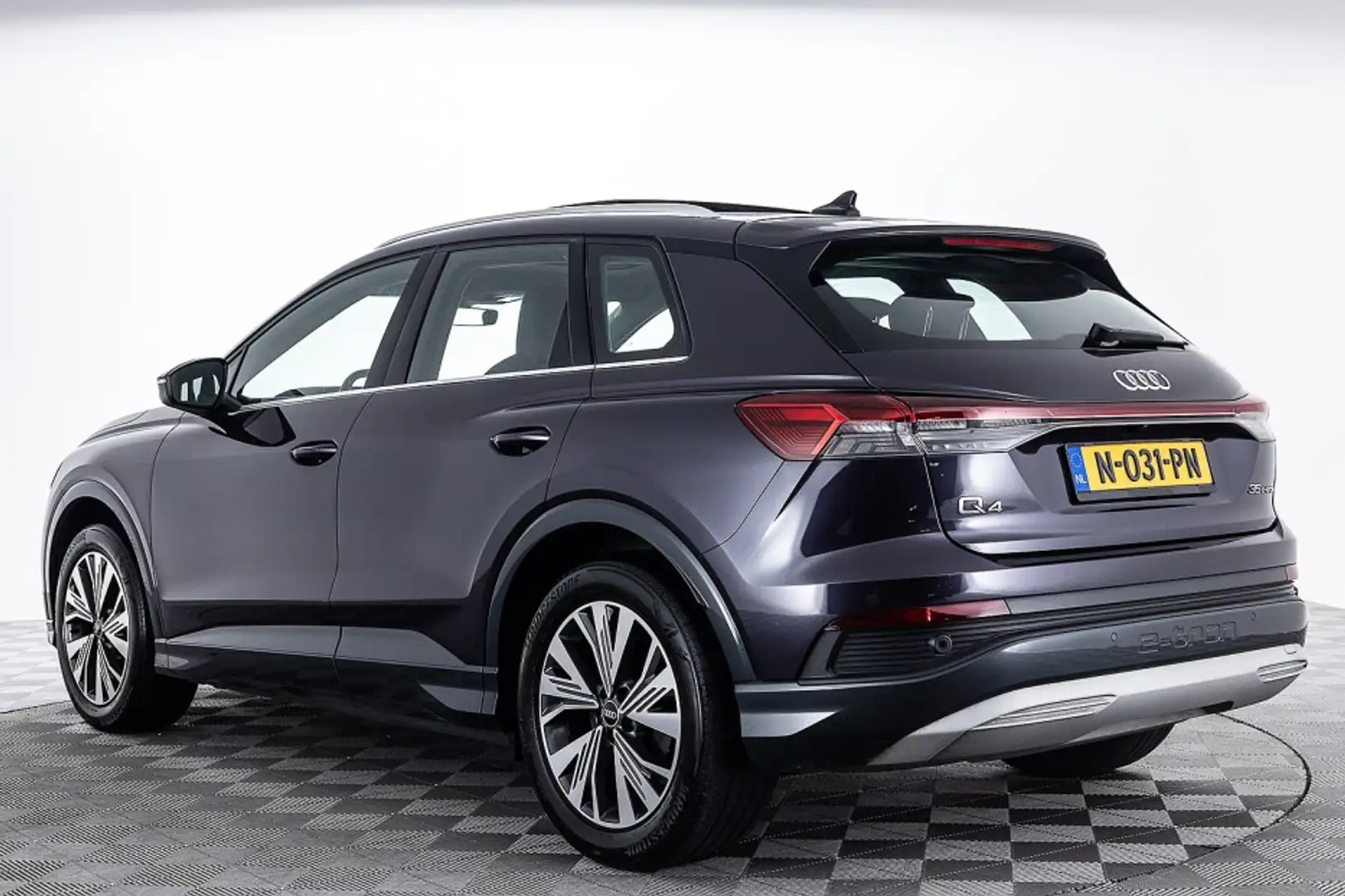 Audi Q4 35 Launch edition Advanced Plus 55 kWh | PANORA Violet - 2